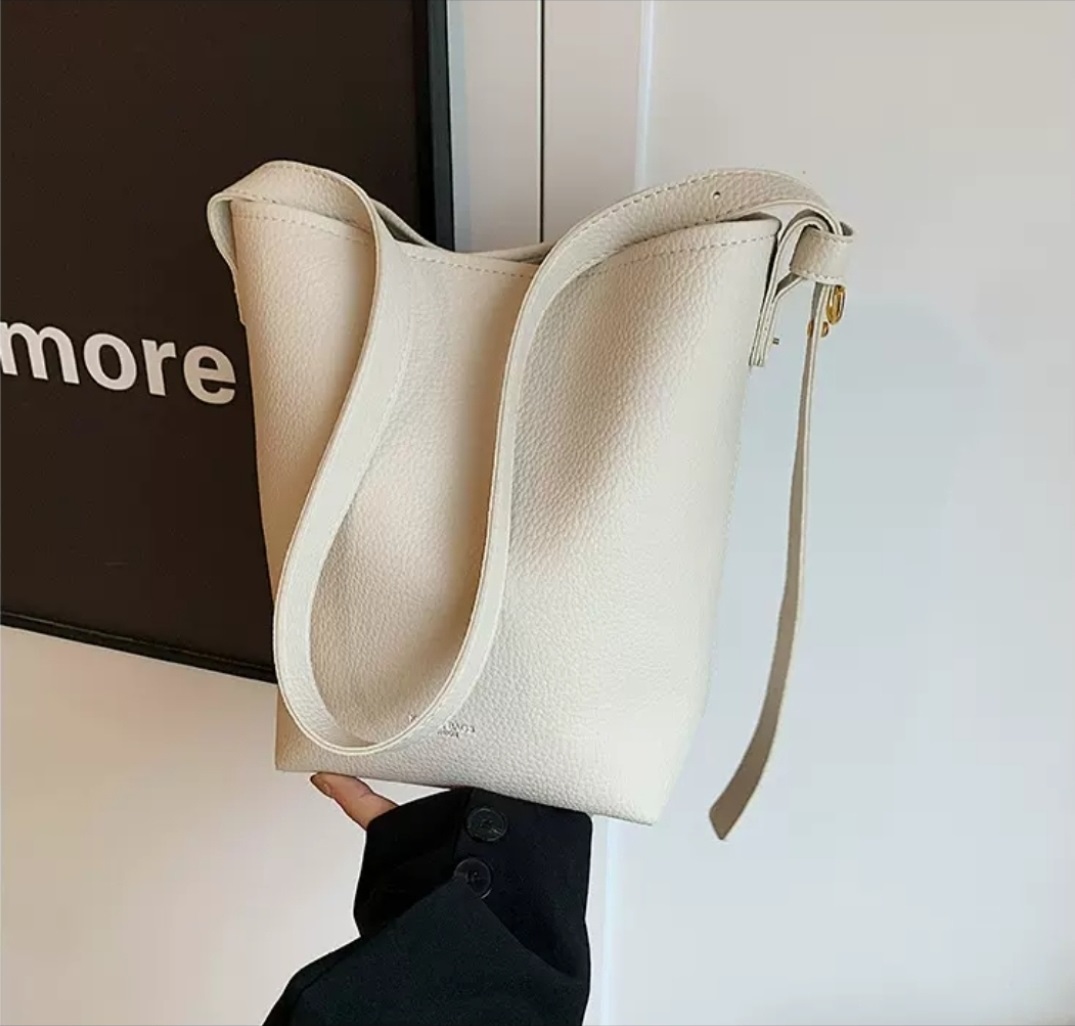 レザー調バックルマグネットボタンロゴショルダーバッグポーチ付 | 詳細画像6