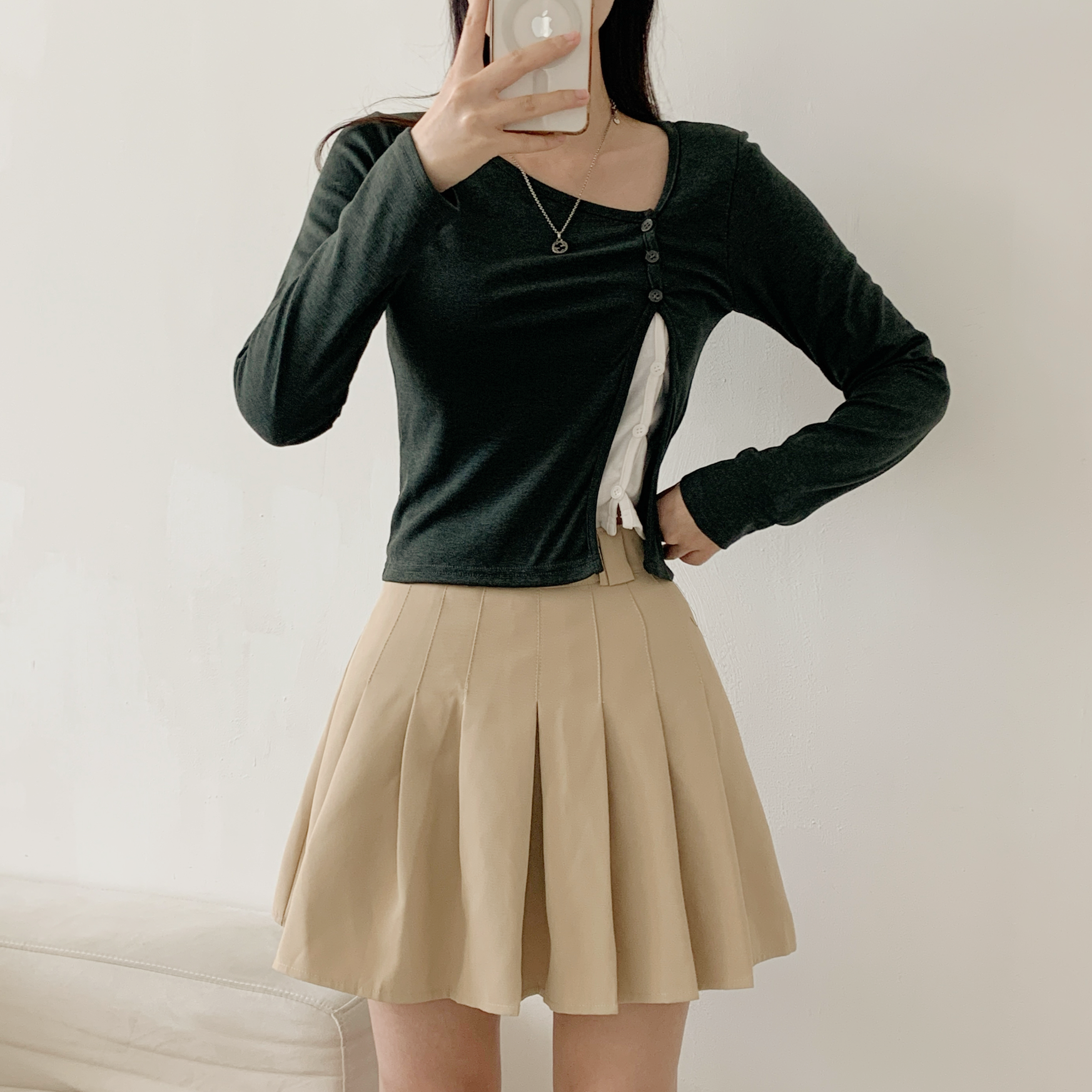 アンバランスネックスリムレイヤード風ショートアンバランス長袖ダイアゴナルボタンセミクロップド配色カーディガン | 詳細画像2