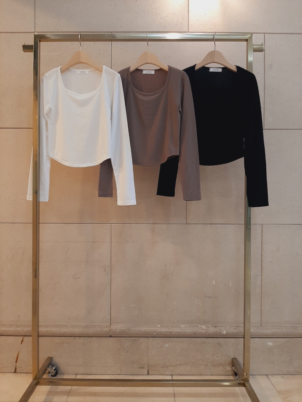 ストレッチスクエアネックスリットクロップドスリム無地Tシャツ | 詳細画像4