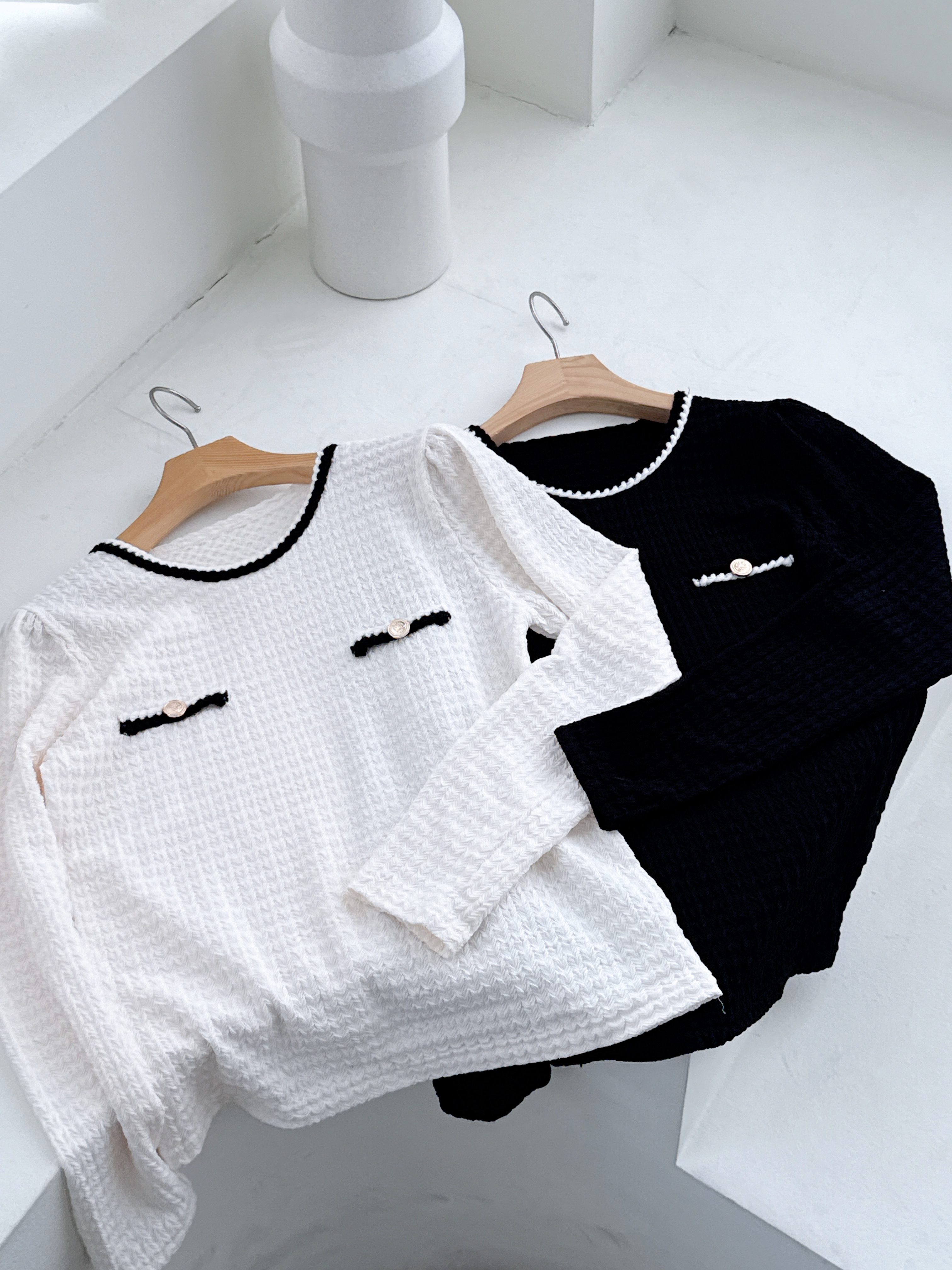 エンボスラウンドネックパフスリーブ長袖フェイクボタン配色ケーブルニット | 詳細画像12