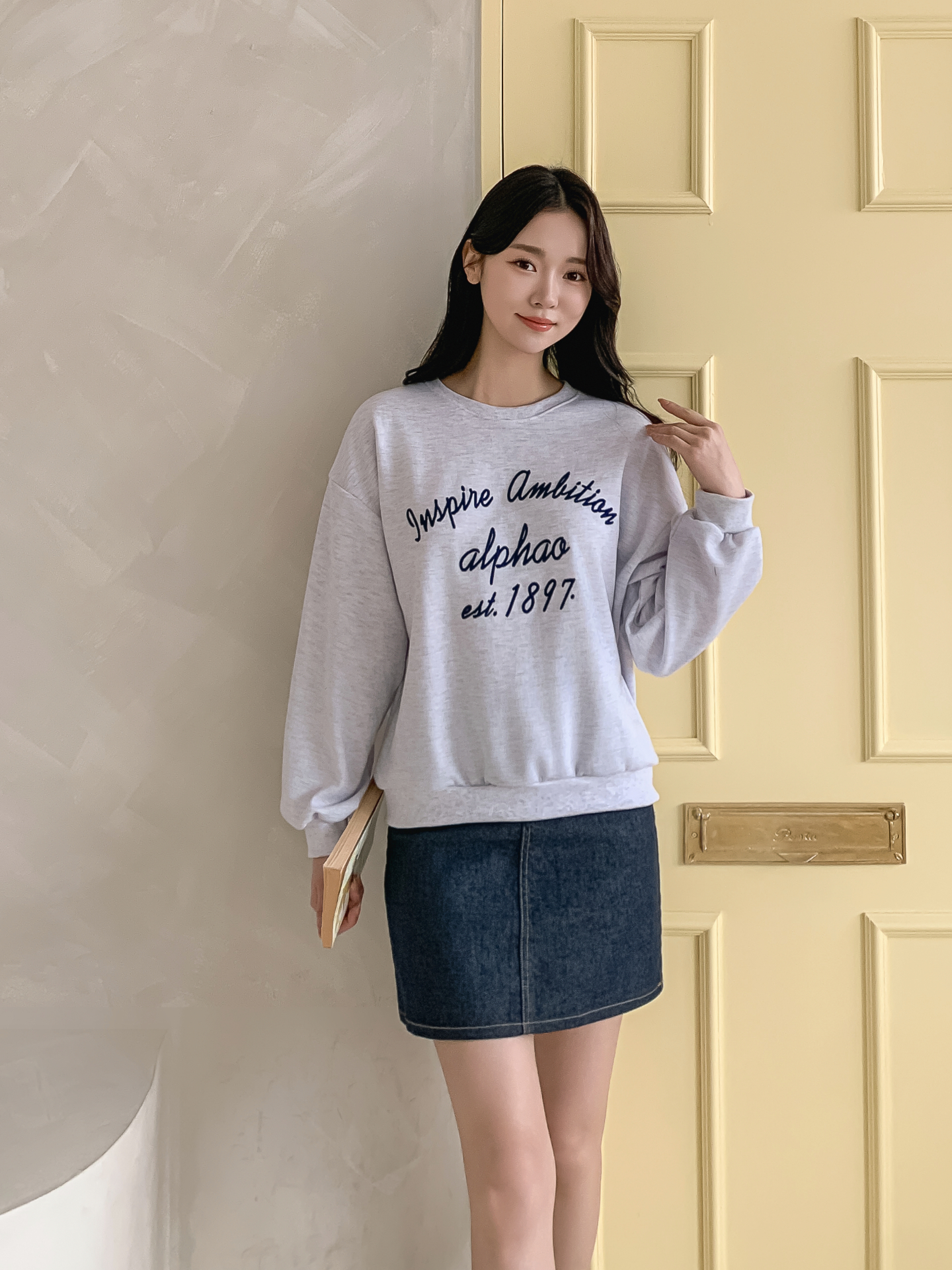 ラウンドネックルーズ長袖刺繍スウェット | 詳細画像5