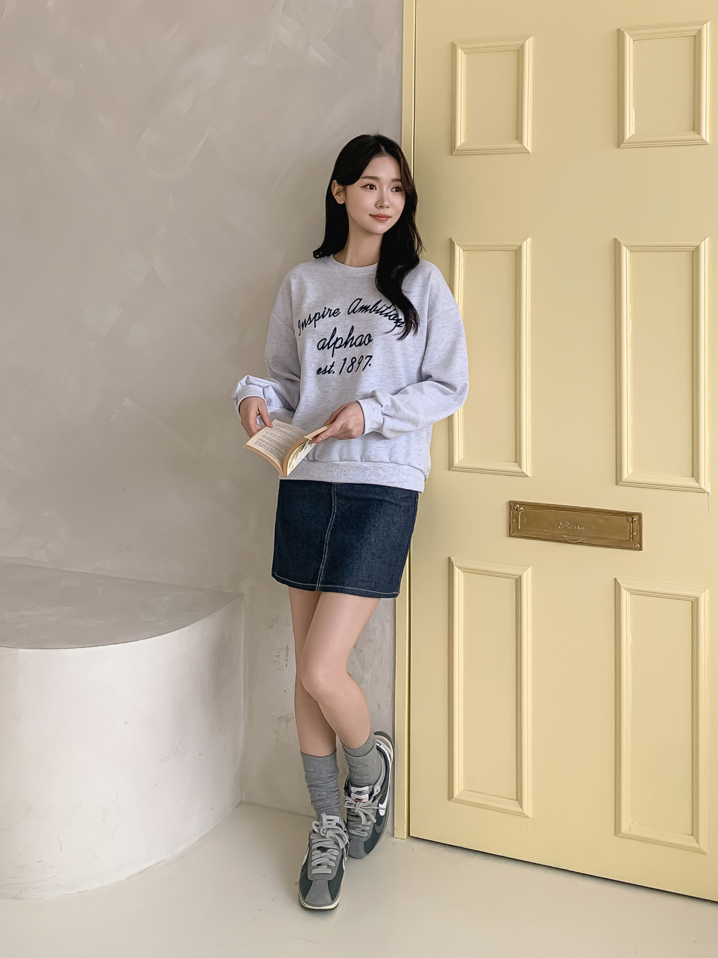 ラウンドネックルーズ長袖刺繍スウェット | 詳細画像4