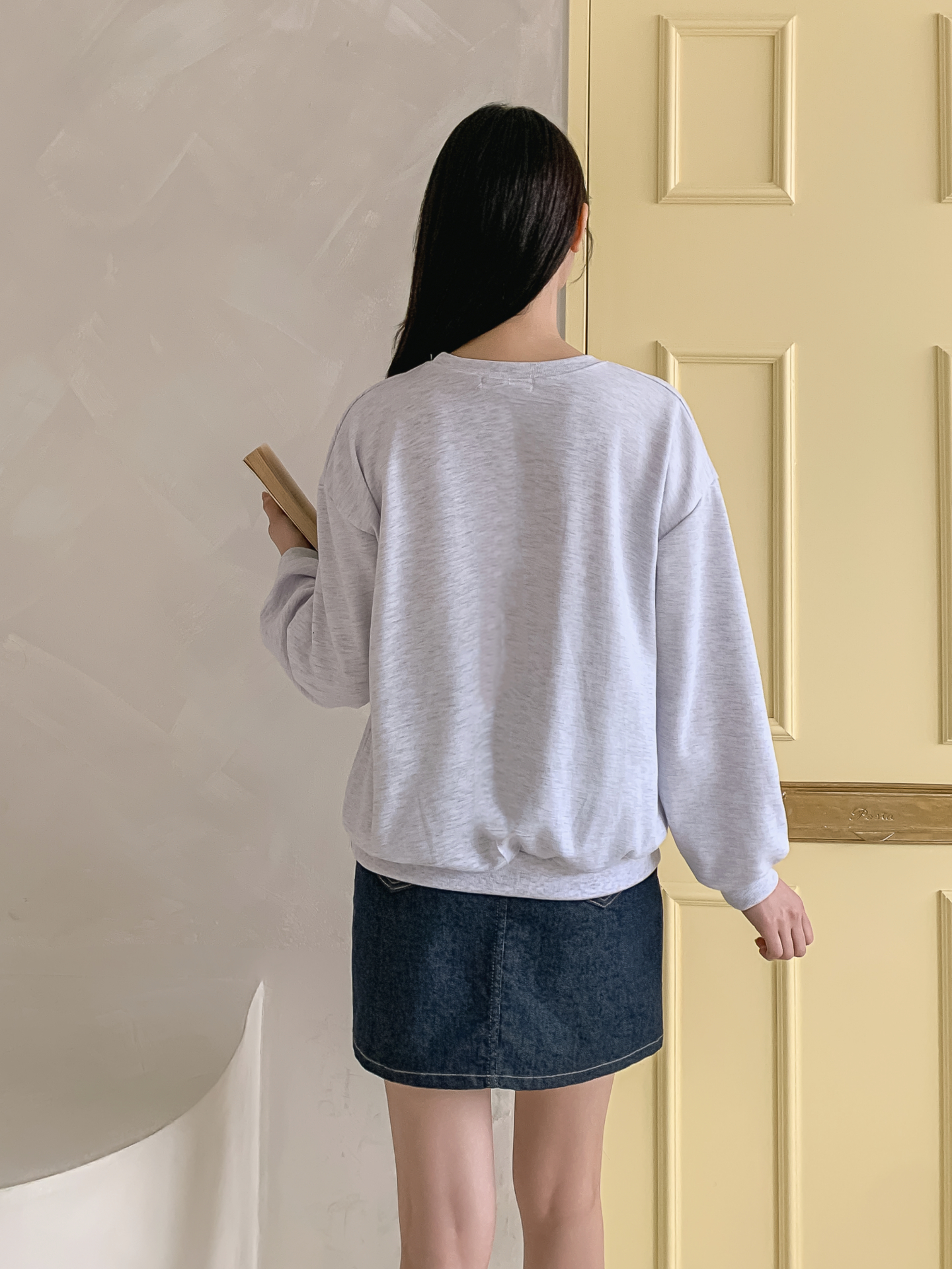 ラウンドネックルーズ長袖刺繍スウェット | 詳細画像8