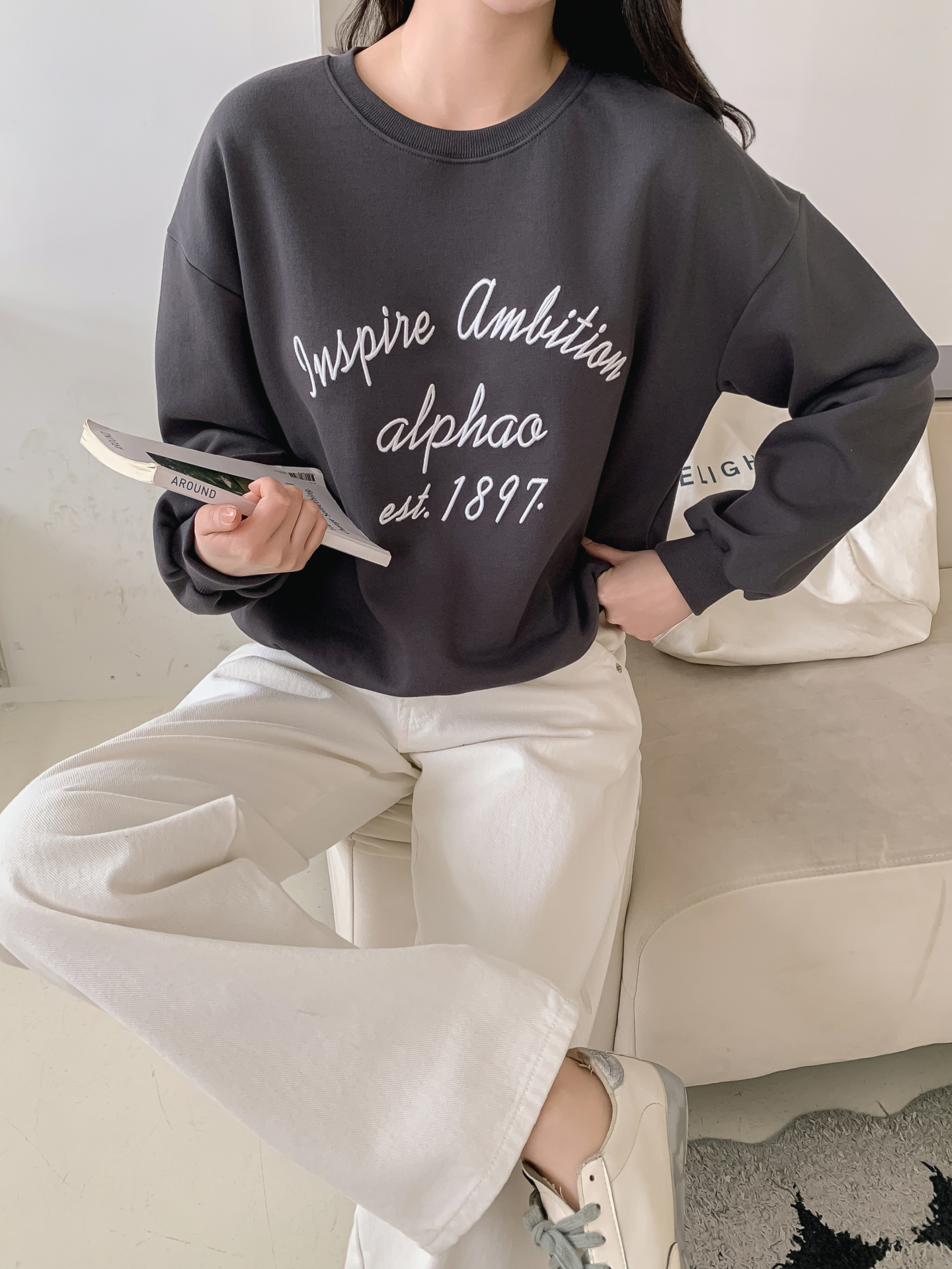 ラウンドネックルーズ長袖刺繍スウェット | 詳細画像25