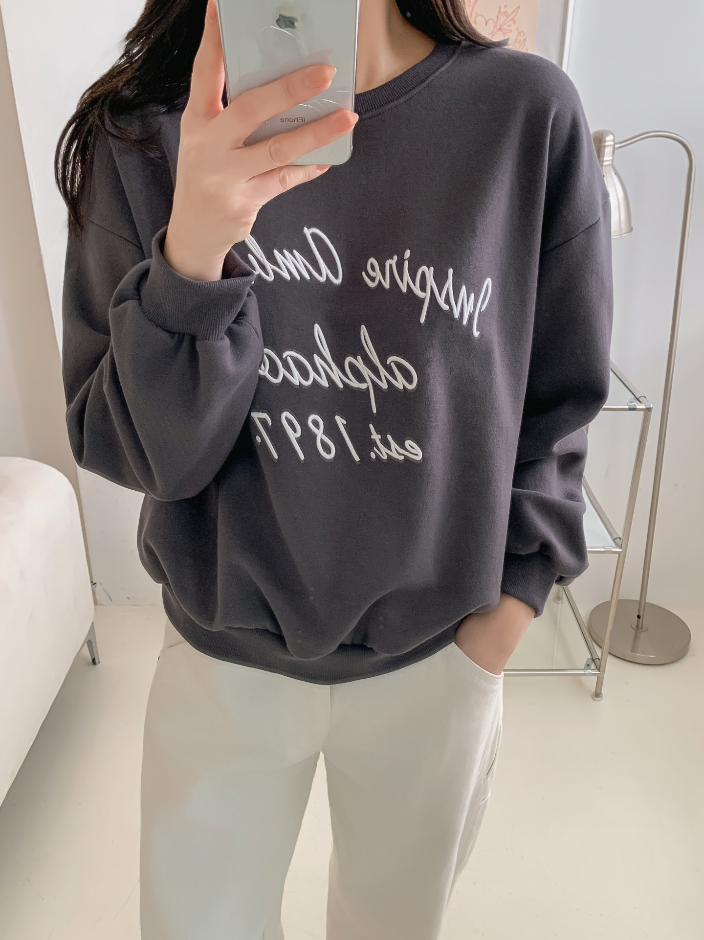 ラウンドネックルーズ長袖刺繍スウェット | 詳細画像28