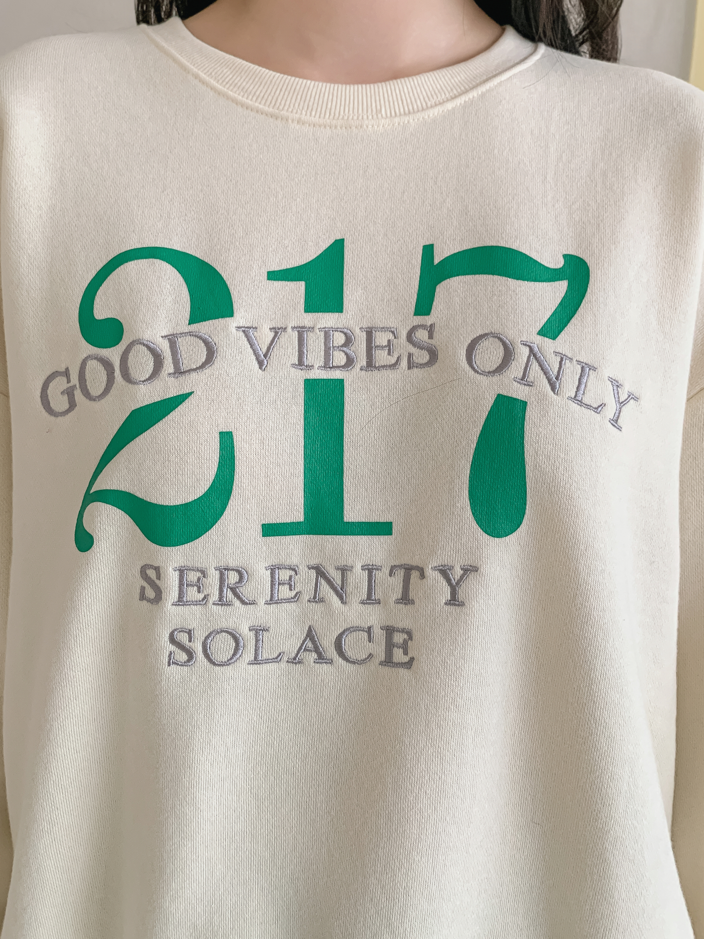 ラウンドネックルーズ長袖刺繍プリントスウェット | 詳細画像12