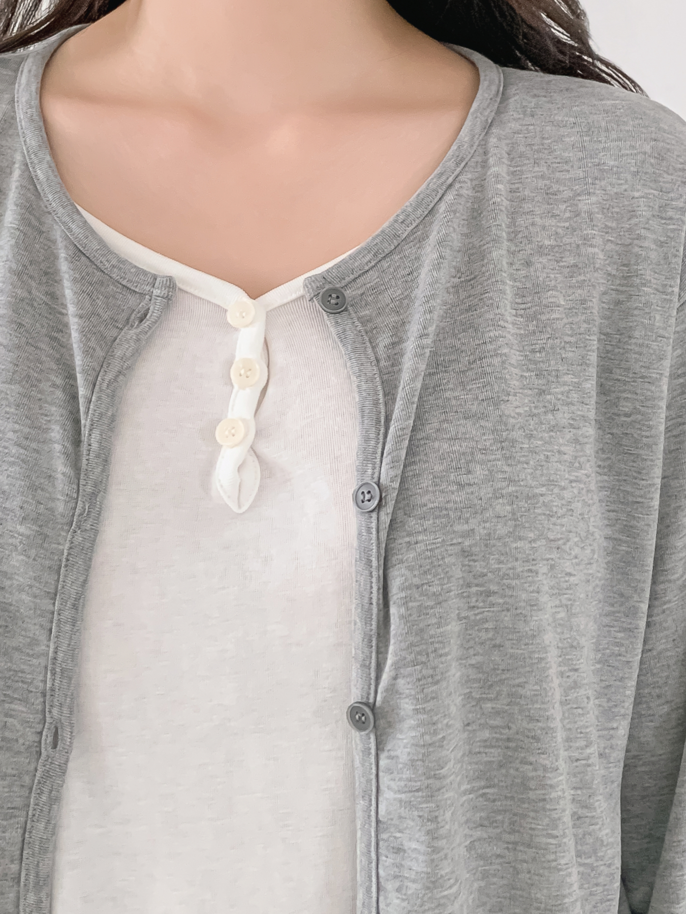 ラウンドネックレイヤード風ハーフボタン長袖無地Tシャツ | 詳細画像7