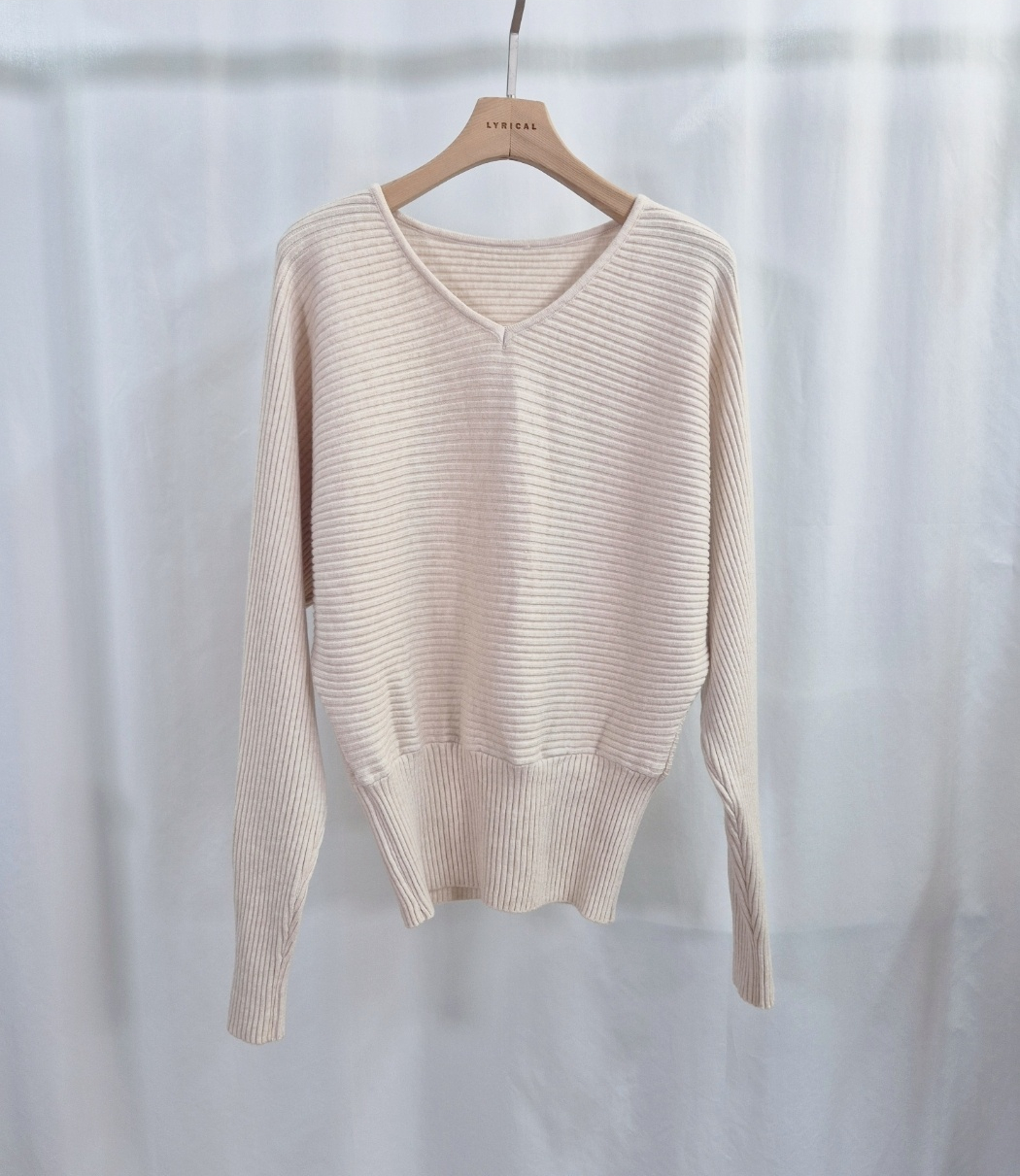 Vネックラグランルーズ長袖ボーダーニット | 詳細画像8