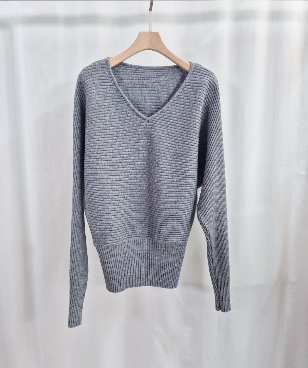 Vネックラグランルーズ長袖ボーダーニット | 詳細画像10