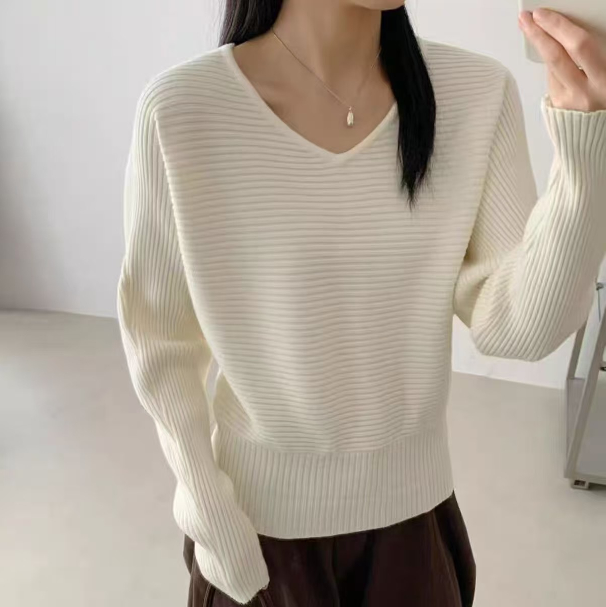 Vネックラグランルーズ長袖ボーダーニット | 詳細画像3