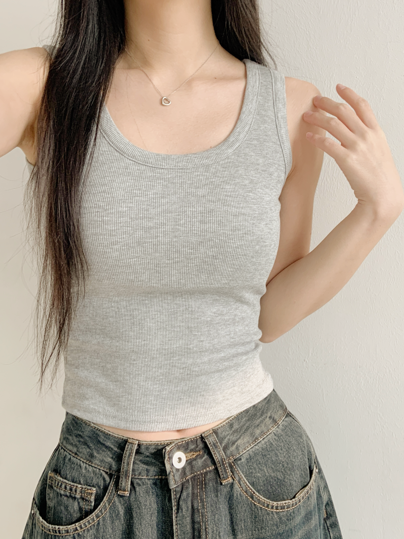 リブUネックカップスリムセミクロップド無地ノースリーブ | 詳細画像11