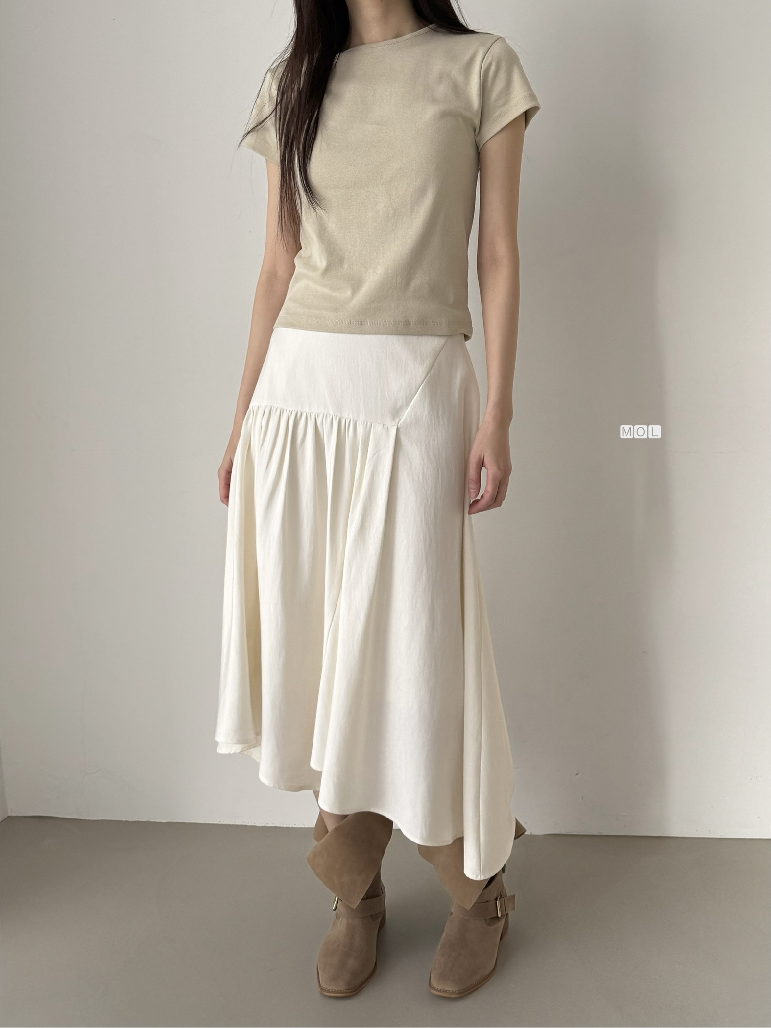 バックゴムロングアンバランスギャザーフレア無地スカート | 詳細画像3