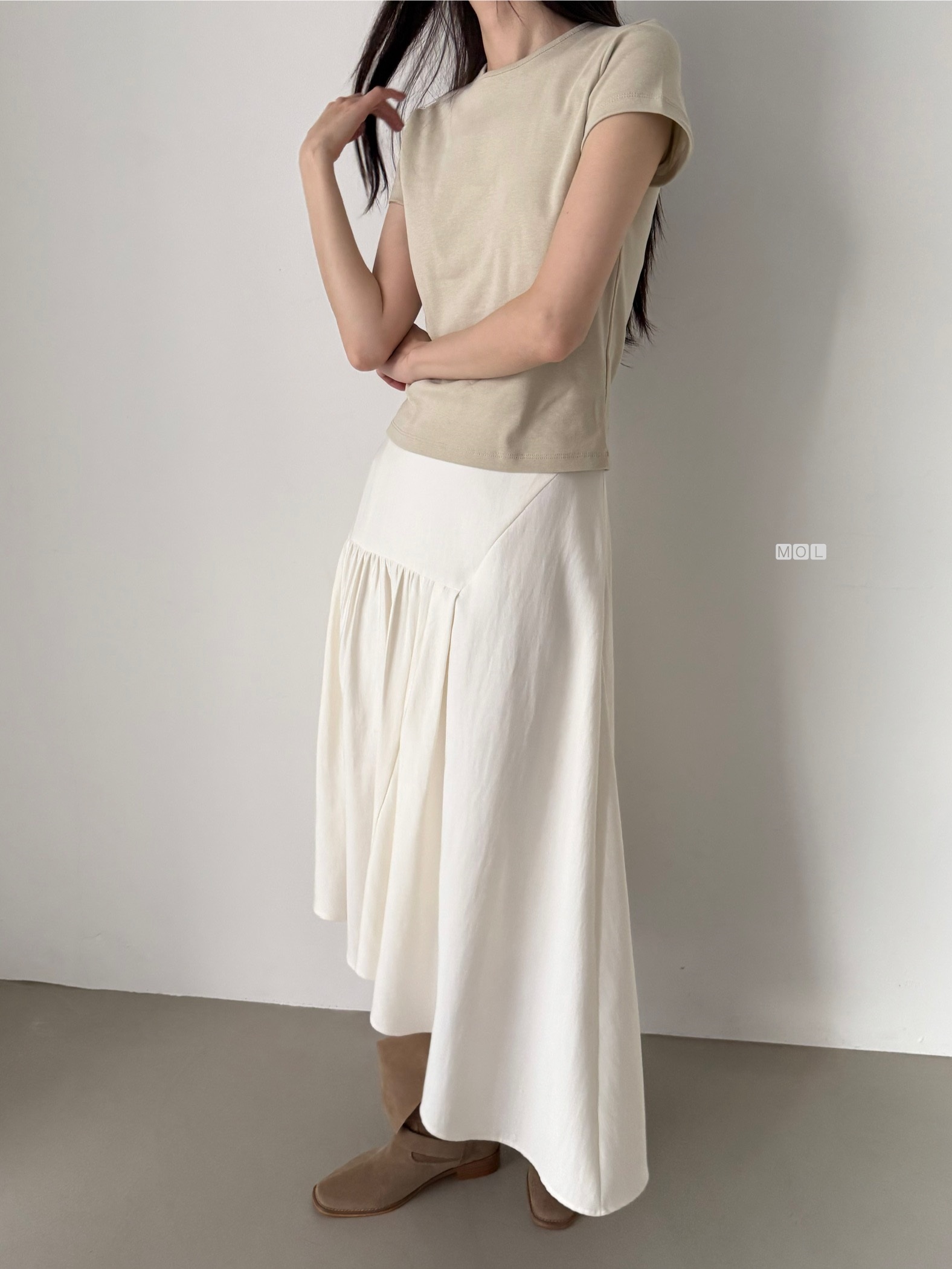 バックゴムロングアンバランスギャザーフレア無地スカート | 詳細画像10