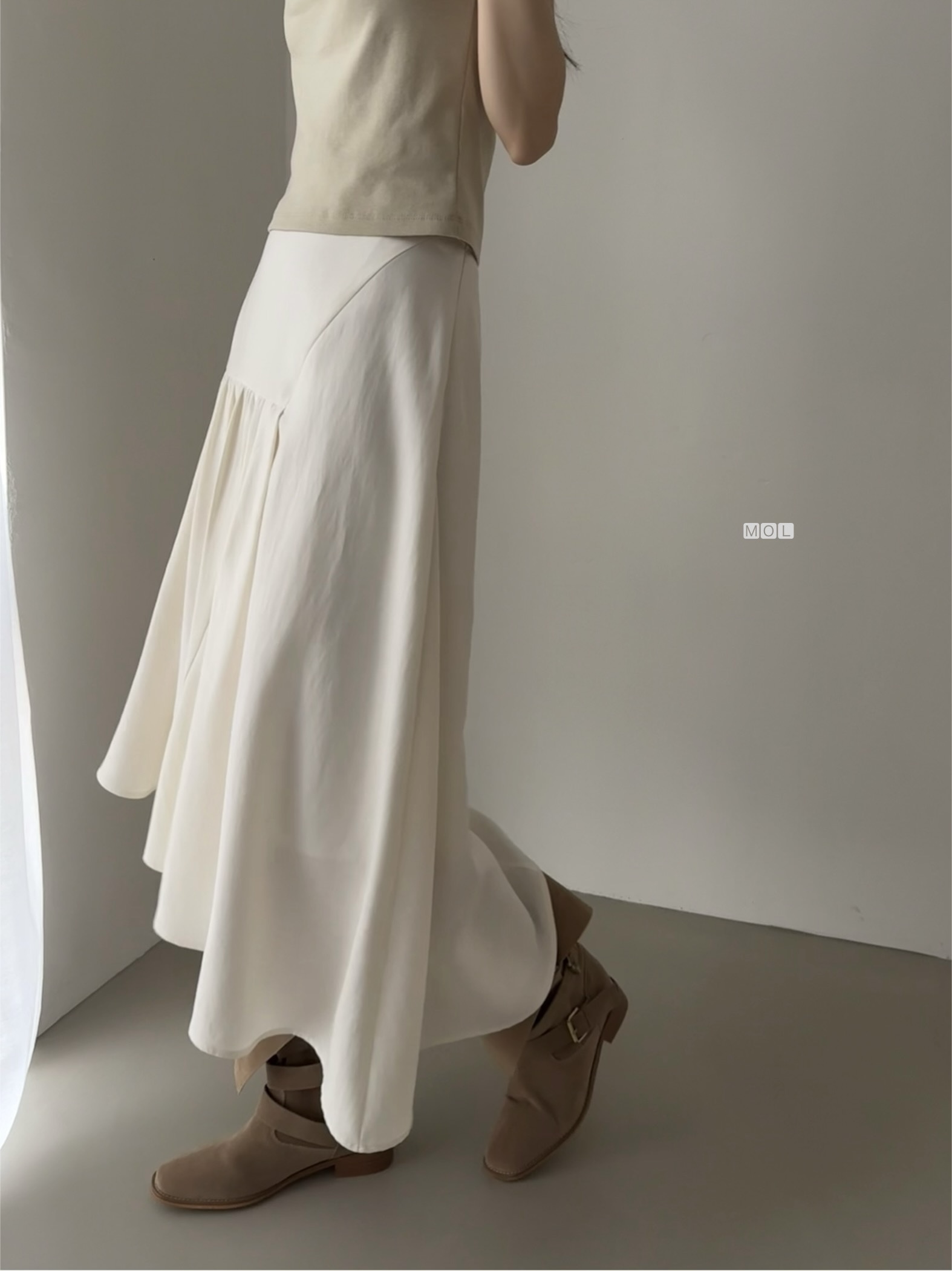 バックゴムロングアンバランスギャザーフレア無地スカート | 詳細画像12