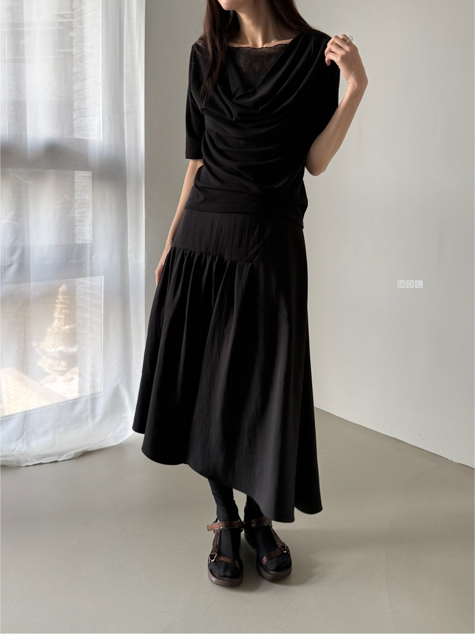 バックゴムロングアンバランスギャザーフレア無地スカート | 詳細画像25