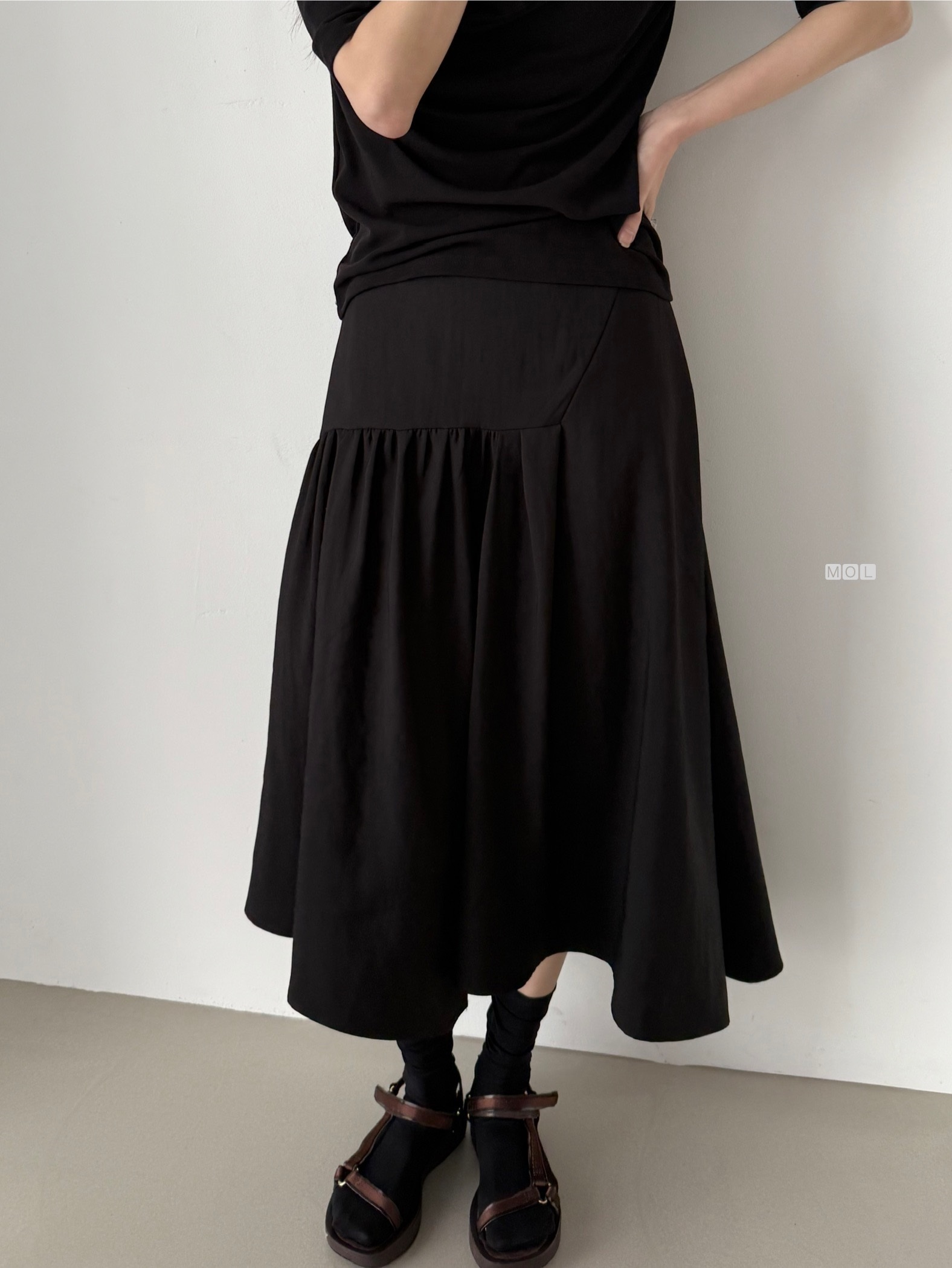 バックゴムロングアンバランスギャザーフレア無地スカート | 詳細画像27