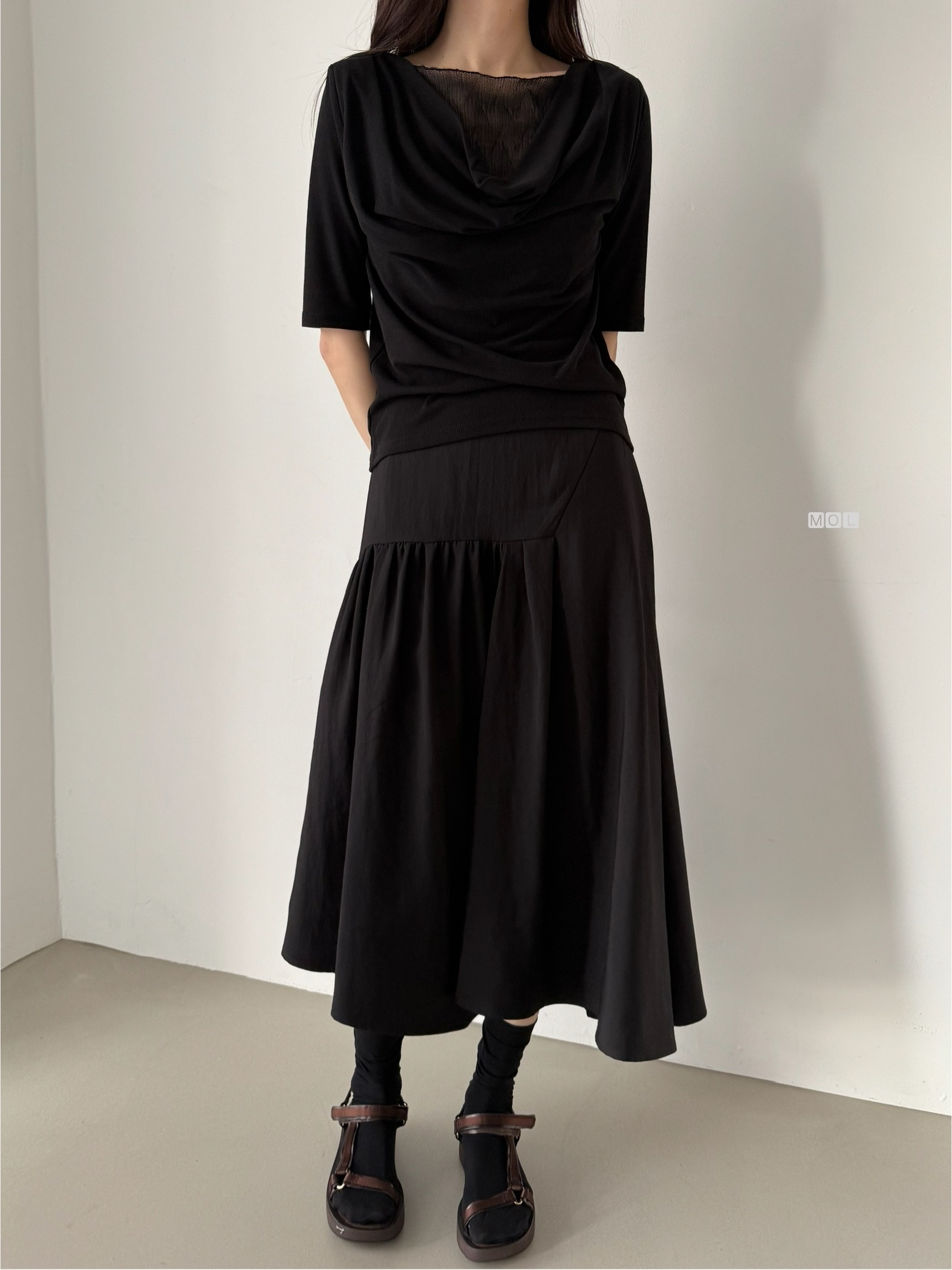 バックゴムロングアンバランスギャザーフレア無地スカート | 詳細画像30