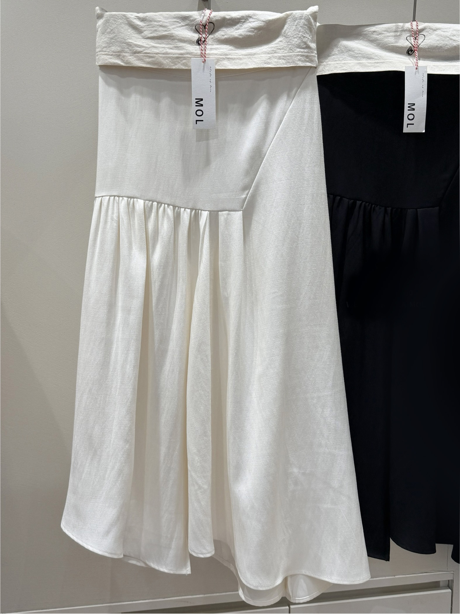 バックゴムロングアンバランスギャザーフレア無地スカート | 詳細画像34