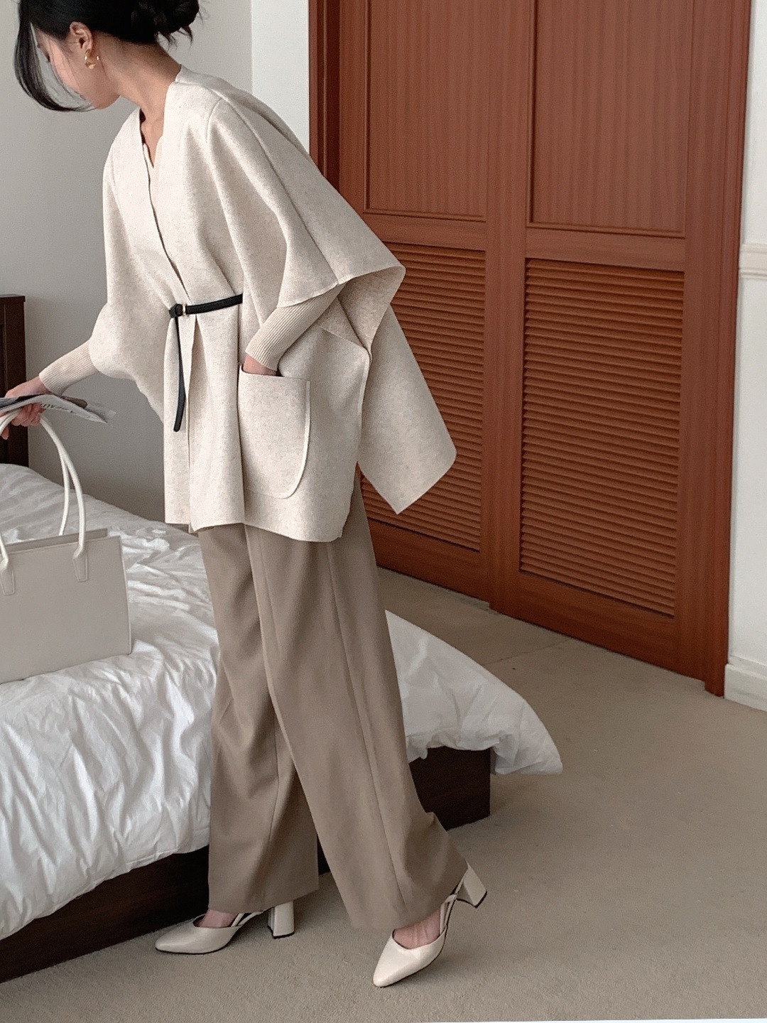 Vネックフレンチスリーブオーバーサイズミディアウトポケットショールカラー無地ジャケットベストベルト付 | 詳細画像14