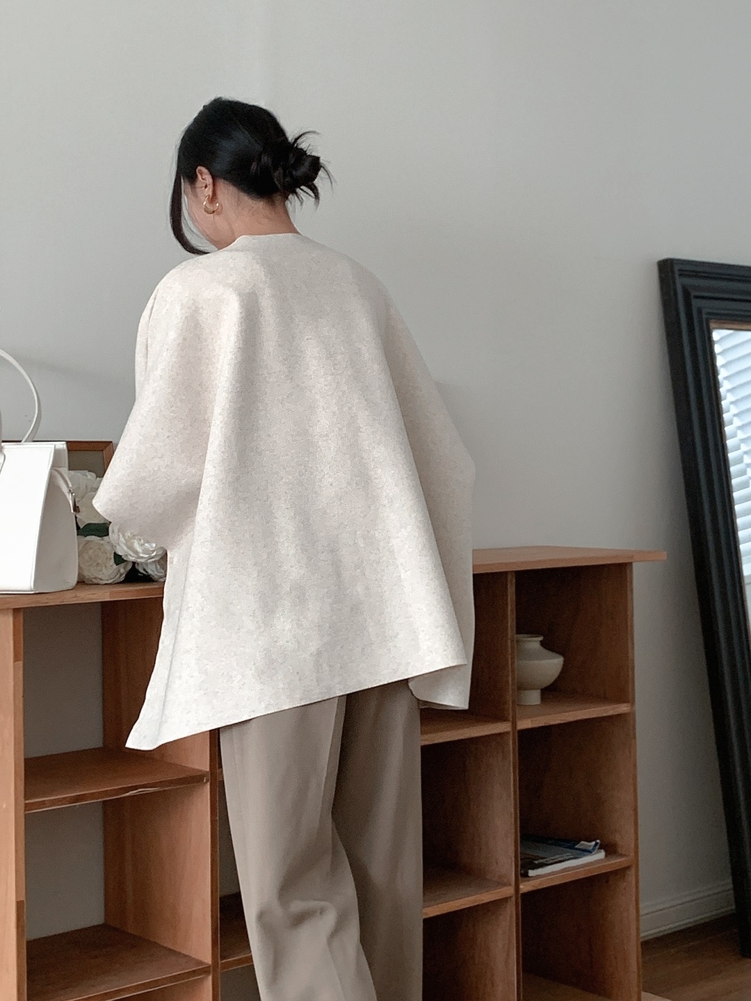 Vネックフレンチスリーブオーバーサイズミディアウトポケットショールカラー無地ジャケットベストベルト付 | 詳細画像17