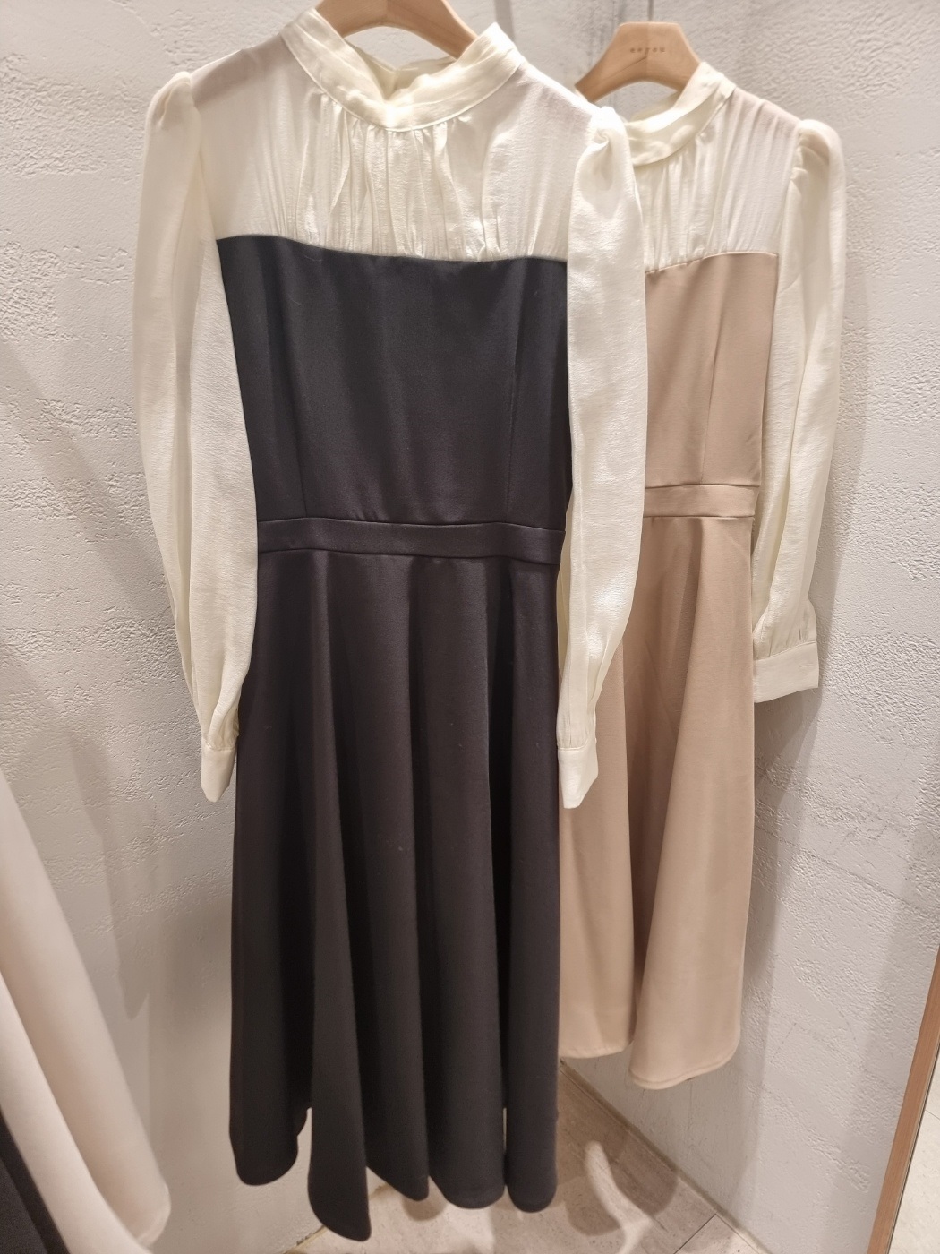 シフォンハーフネックパフスリーブレイヤード風ロング長袖フレアAラインボタンスリーブ配色ワンピース | 詳細画像21