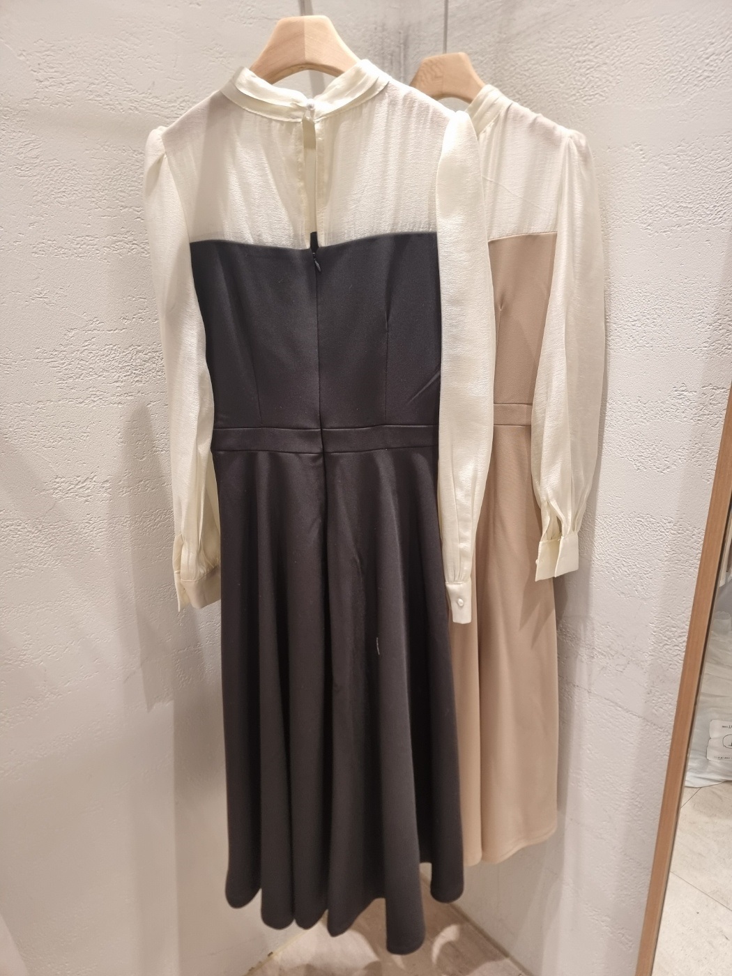 シフォンハーフネックパフスリーブレイヤード風ロング長袖フレアAラインボタンスリーブ配色ワンピース | 詳細画像23