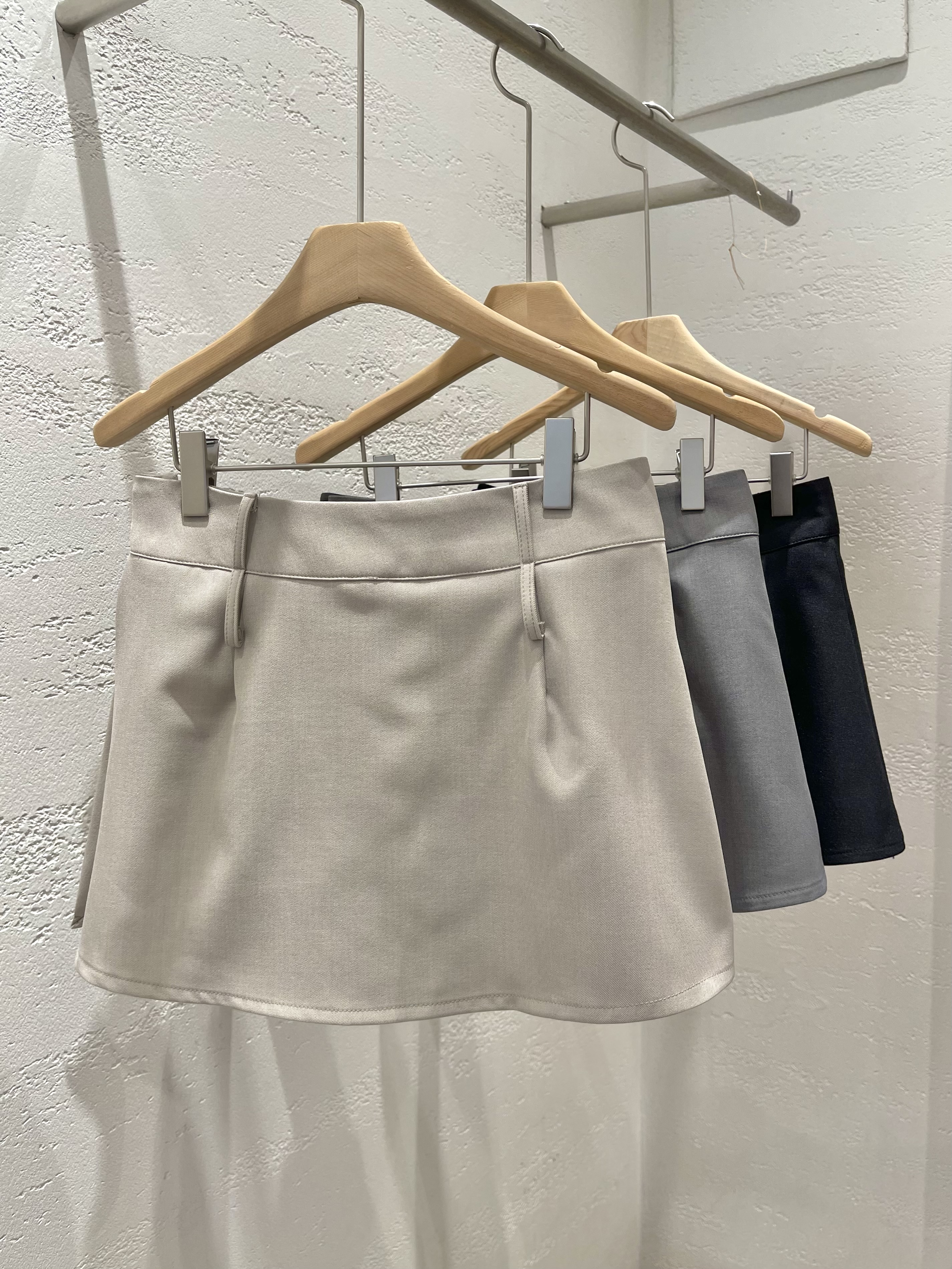 スリットピンタックAラインミニループダブルボタン無地スカートパンツ | 詳細画像23