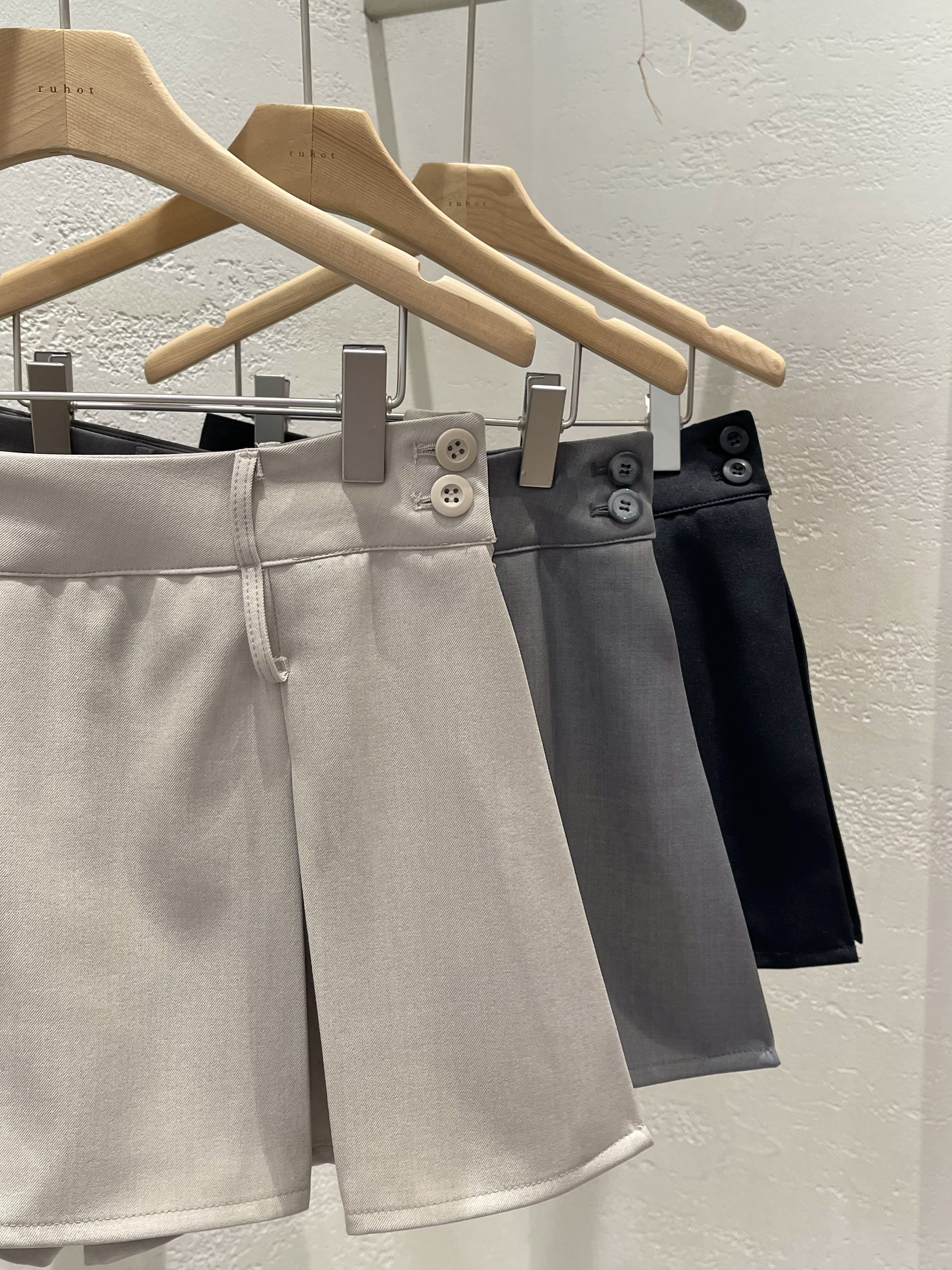 スリットピンタックAラインミニループダブルボタン無地スカートパンツ | 詳細画像22