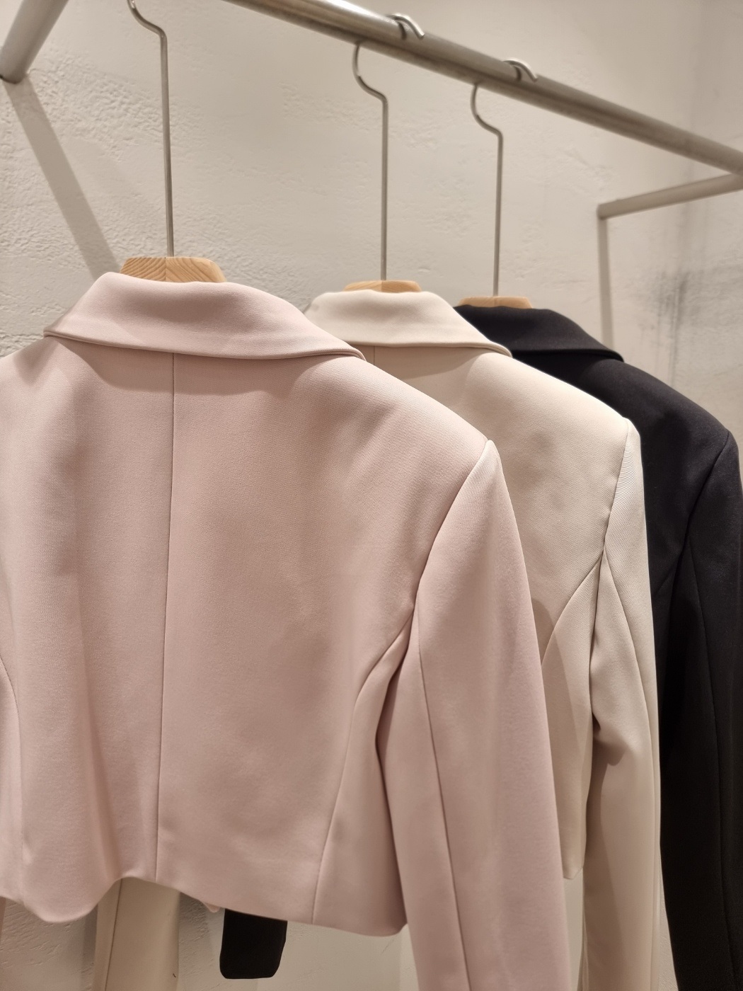 ボタンカラー肩パッドラインクロップドIライン長袖フレア無地ツーピース(トップス、ボトムス)スカートジャケットスカーフ付 | 詳細画像24