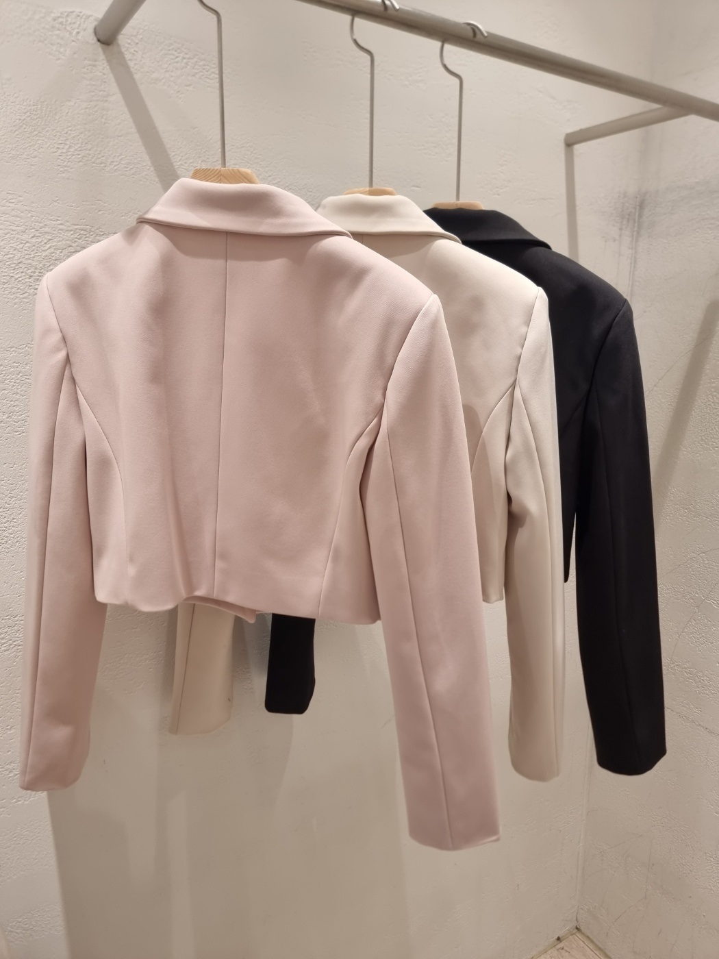 ボタンカラー肩パッドクロップド長袖無地ジャケットスカーフ付 | 詳細画像22