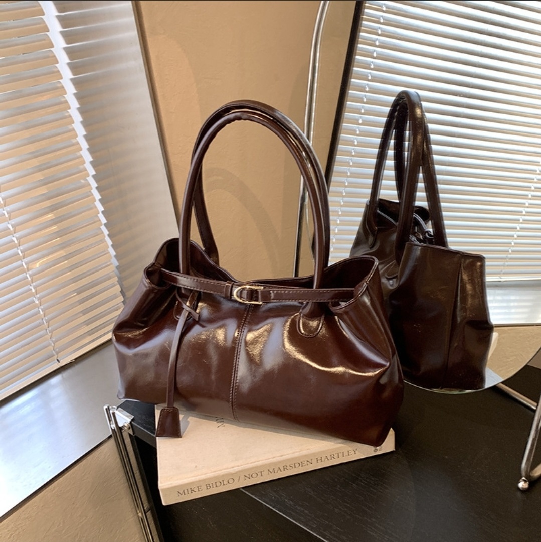 レザー調ドローストリングマグネットボタントートバッグ | 詳細画像7