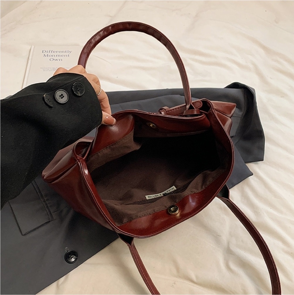 レザー調ドローストリングマグネットボタントートバッグ | 詳細画像11