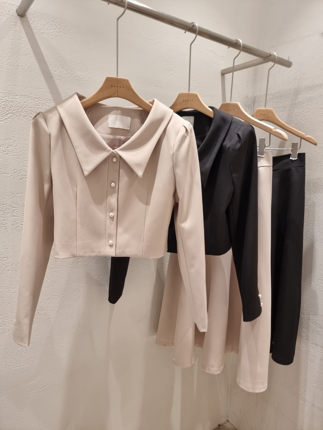 カラー肩パッドラインパフスリーブクロップドロングルーズ長袖ビジューボタンフレアAラインボタンスリーブ無地ツーピース(トップス、ボトムス)スカートジャケット | 詳細画像20