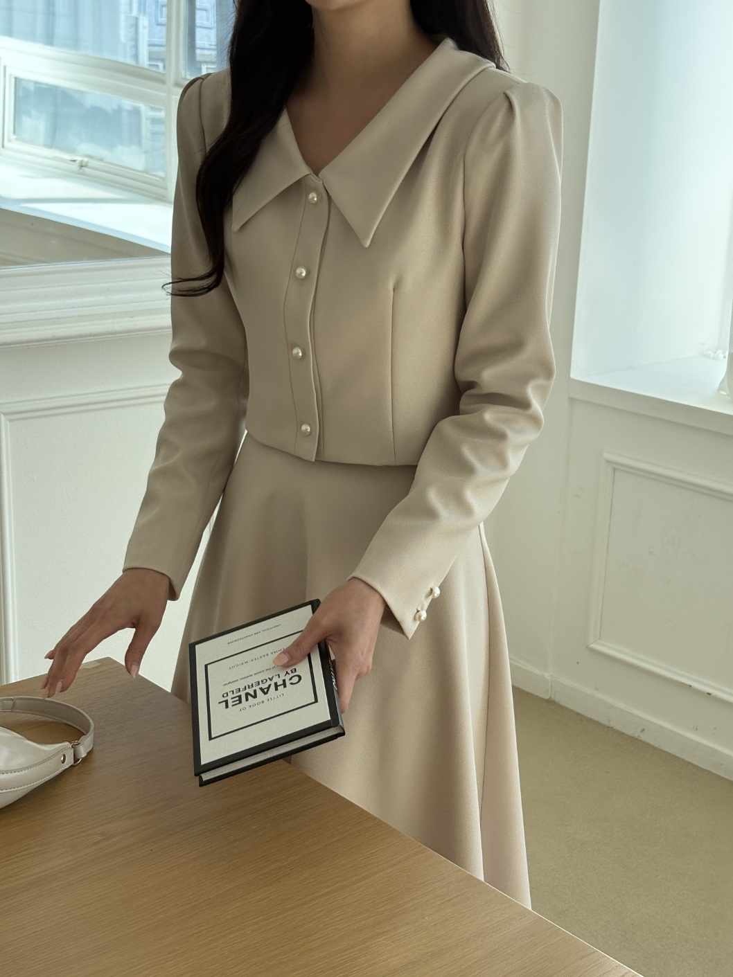 カラー肩パッドラインパフスリーブクロップドルーズ長袖ビジューボタンボタンスリーブ無地ジャケット | 詳細画像2