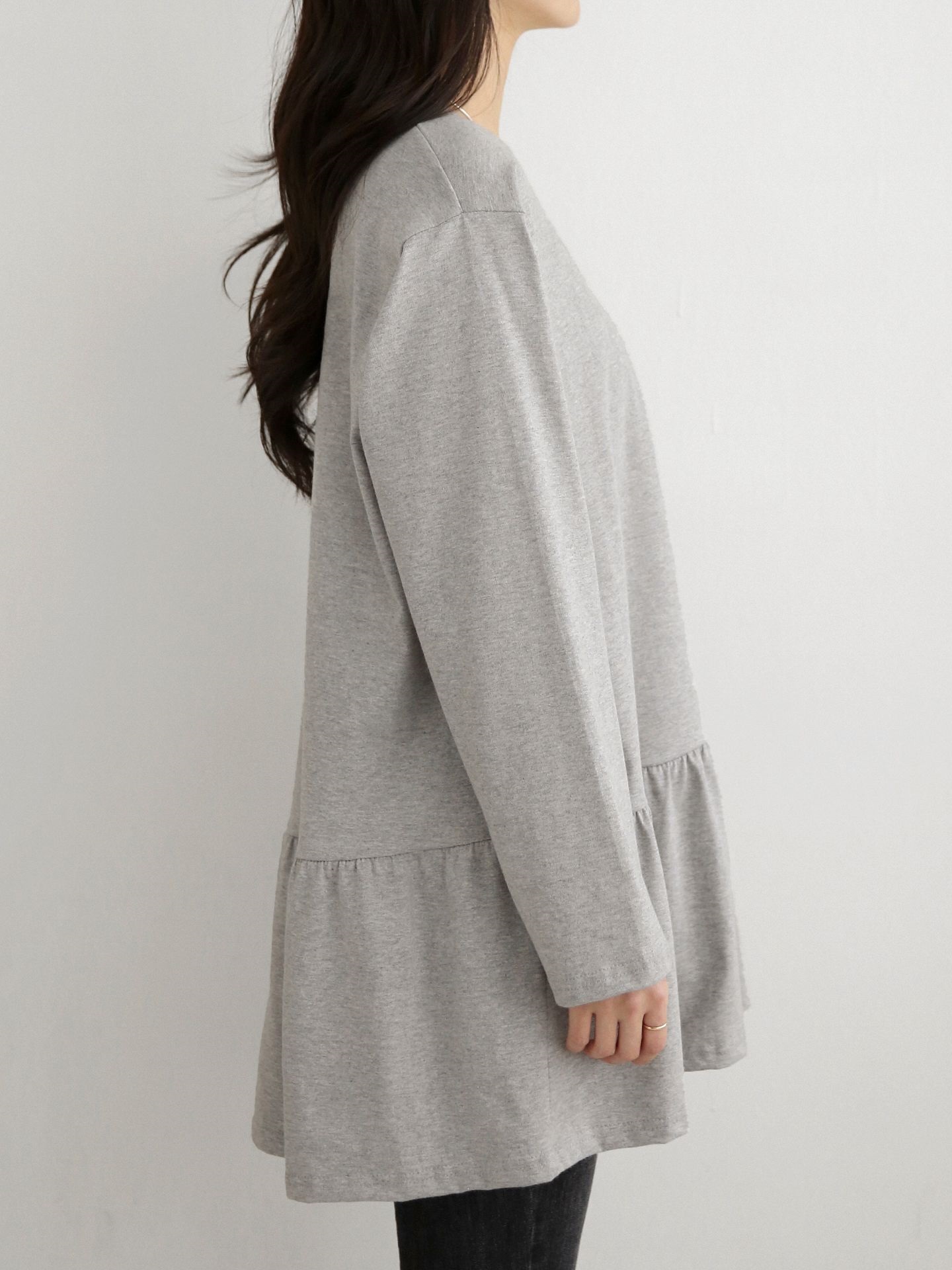 ラウンドネックラッフルボクシー長袖ミディ無地Tシャツ | 詳細画像14