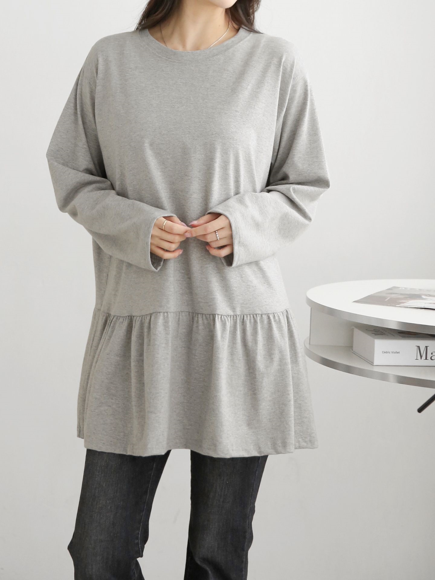 ラウンドネックラッフルボクシー長袖ミディ無地Tシャツ | 詳細画像17