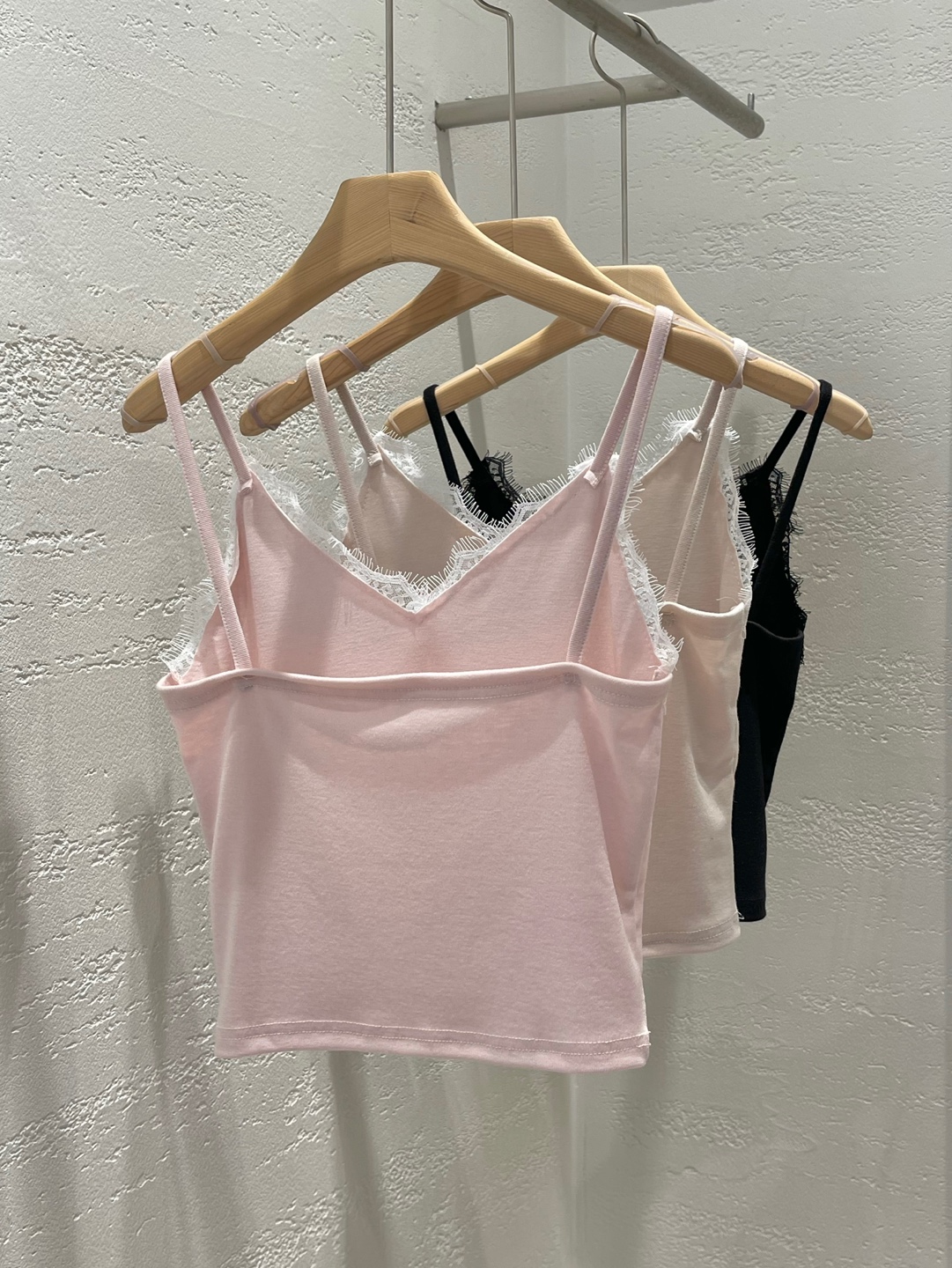 レースボタンラインクロップドスリム長袖カーディガンキャミソールアンサンブル | 詳細画像25