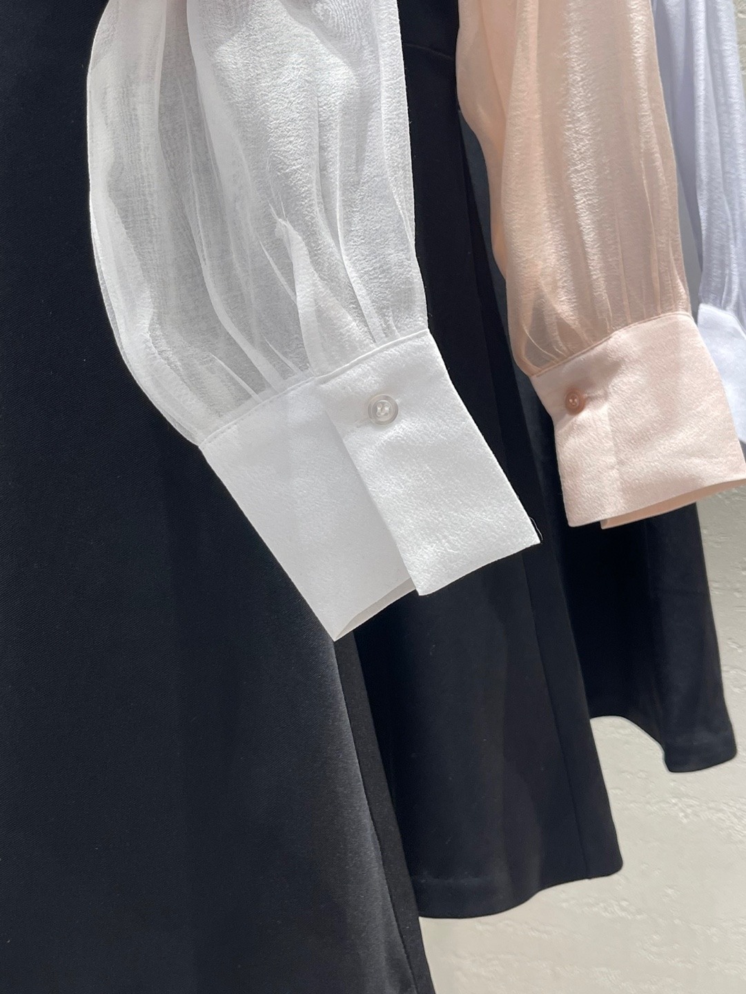 シフォンカラーパフスリーブレイヤード風ハーフボタンミニ配色ワンピース | 詳細画像25