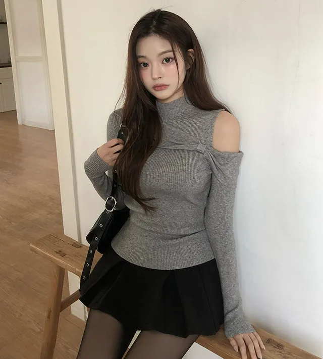 リブストレッチワンショルダースリットスリム長袖ハーフネックリボン柄Tシャツ | classicblanc | 詳細画像1