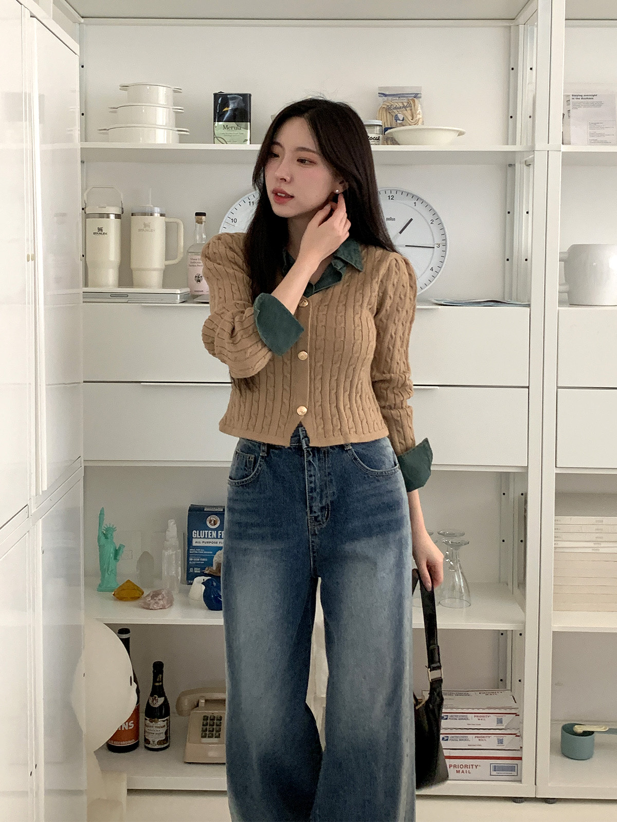 ニットデニムコットンカラークロップドベルスリーブレイヤード風長袖ビジューボタン配色ケーブルカーディガン | 詳細画像8