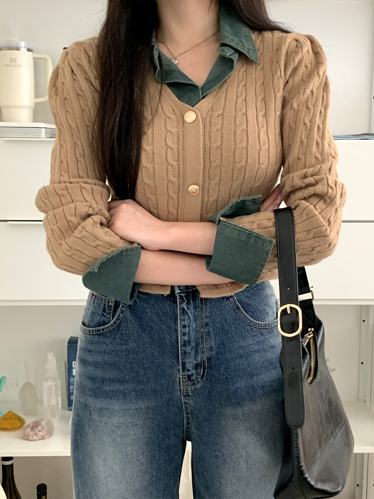 ニットデニムコットンカラークロップドベルスリーブレイヤード風長袖ビジューボタン配色ケーブルカーディガン | 詳細画像13