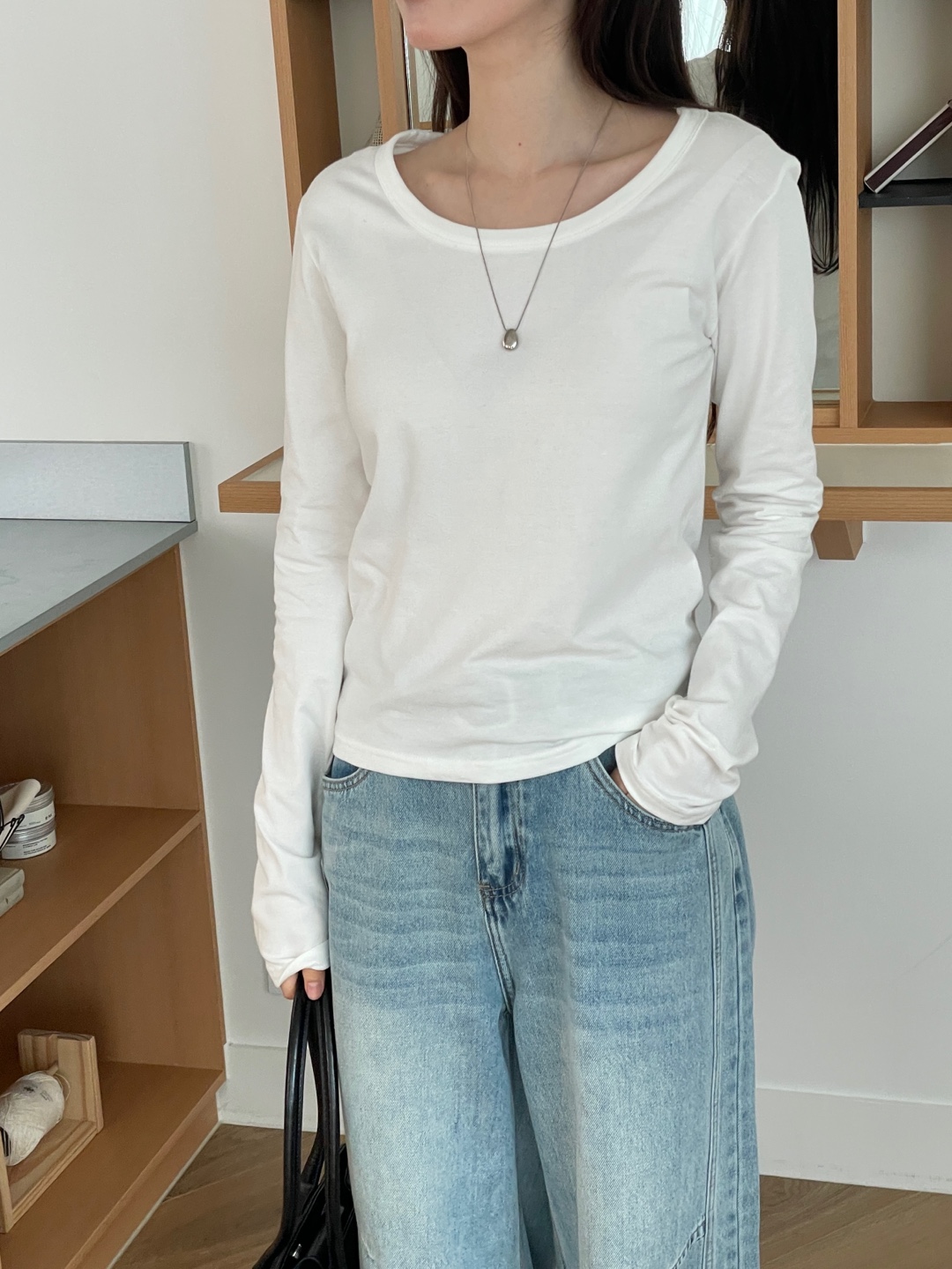 ラウンドネックベーシック長袖無地Tシャツ | 詳細画像3