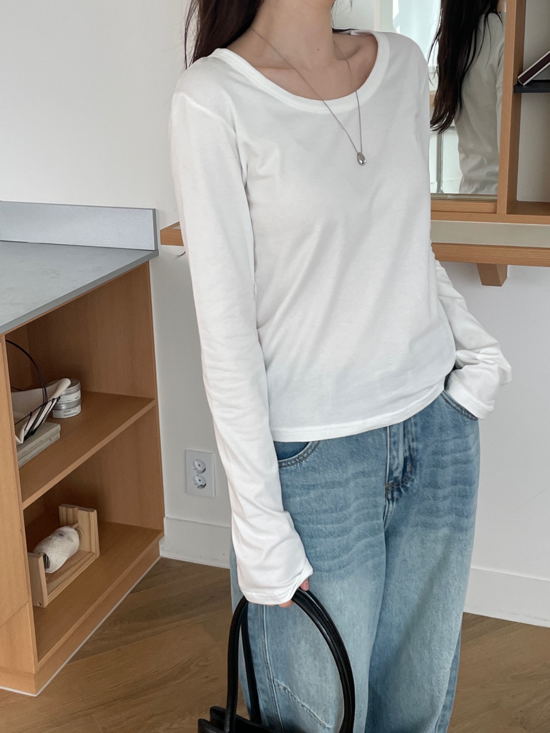 ラウンドネックベーシック長袖無地Tシャツ | 詳細画像4