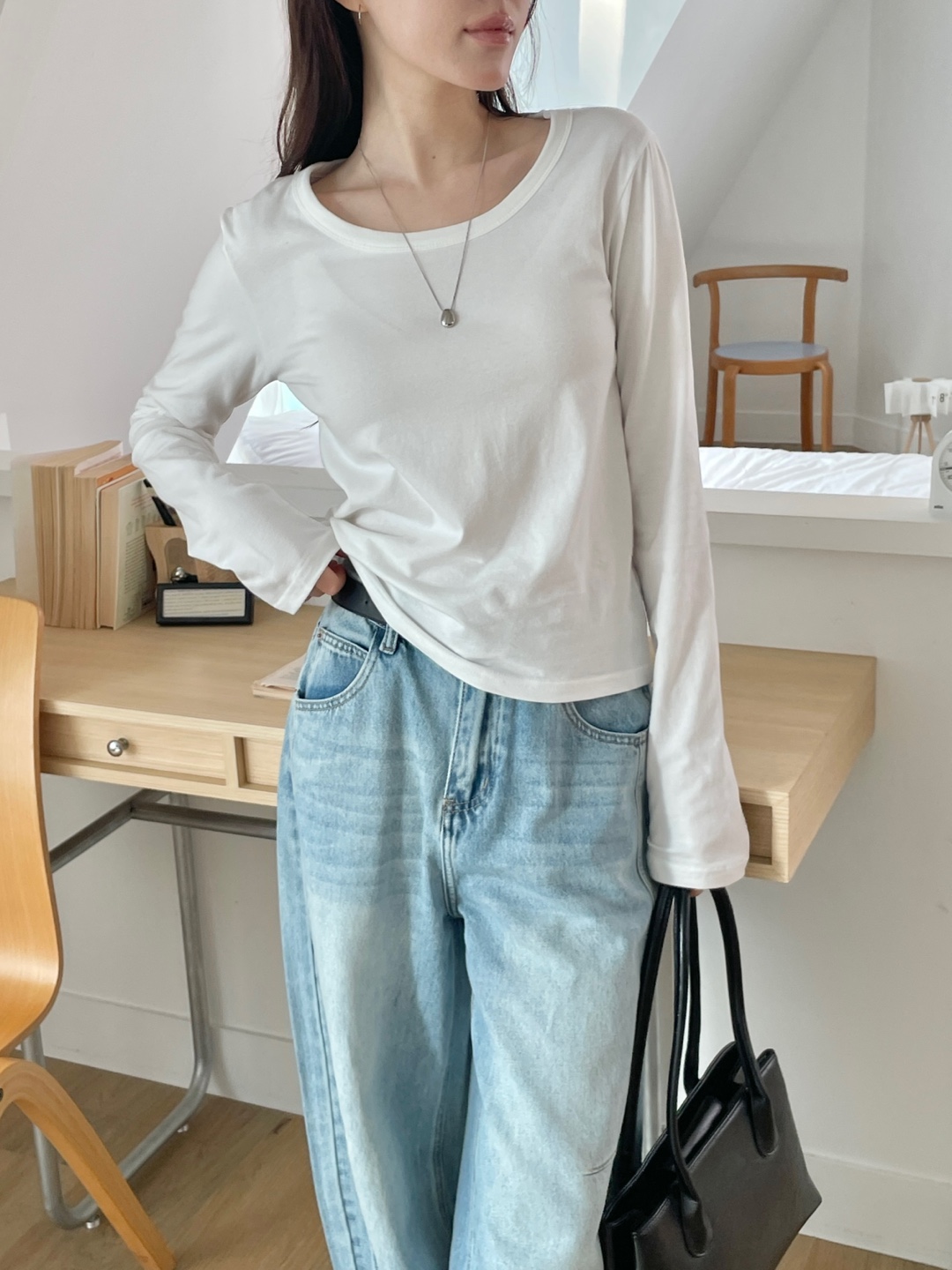 ラウンドネックベーシック長袖無地Tシャツ | 詳細画像9