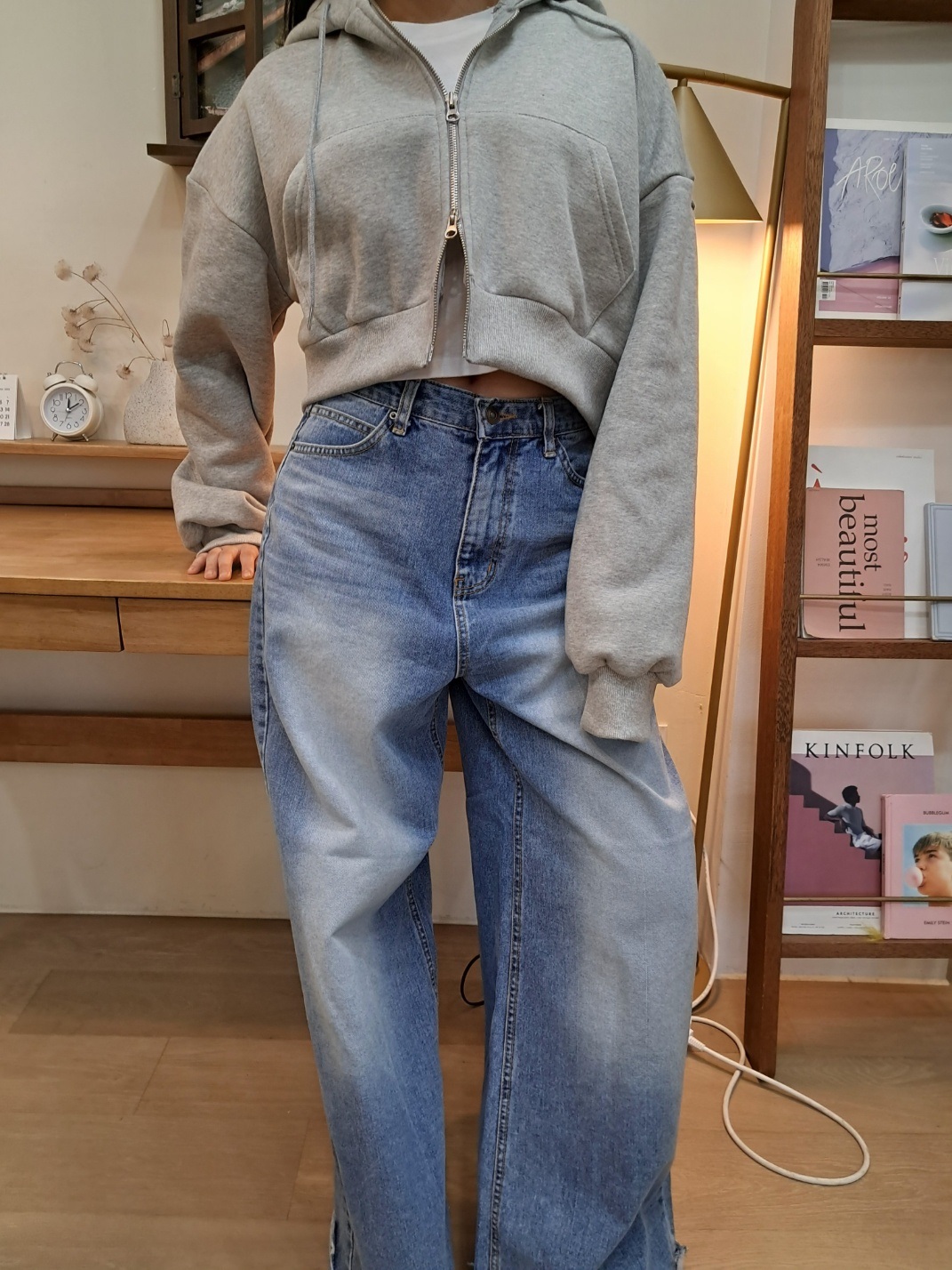 裏起毛フードドローストリングダブルジップクロップドバルーンルーズ長袖カンガルーポケット無地ジップパーカー | 詳細画像2