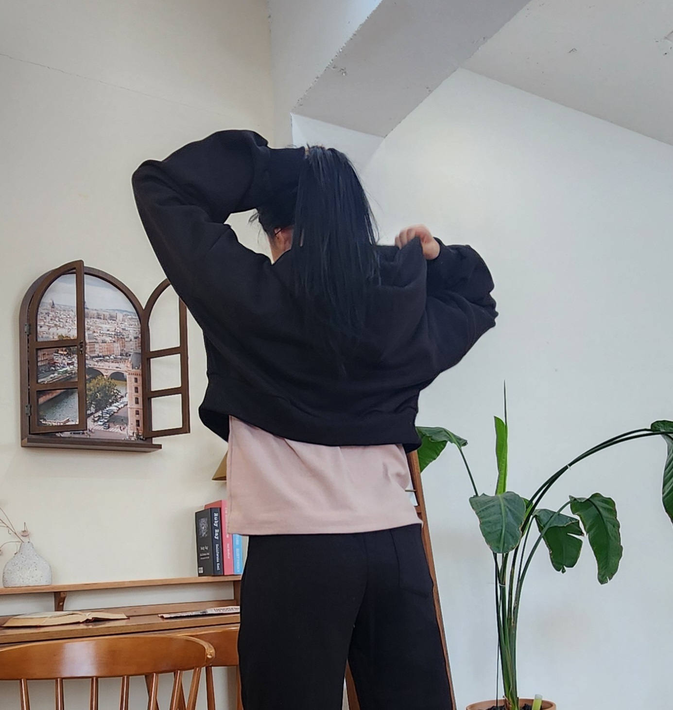 裏起毛フードドローストリングダブルジップクロップドバルーンルーズ長袖カンガルーポケット無地ジップパーカー | 詳細画像12