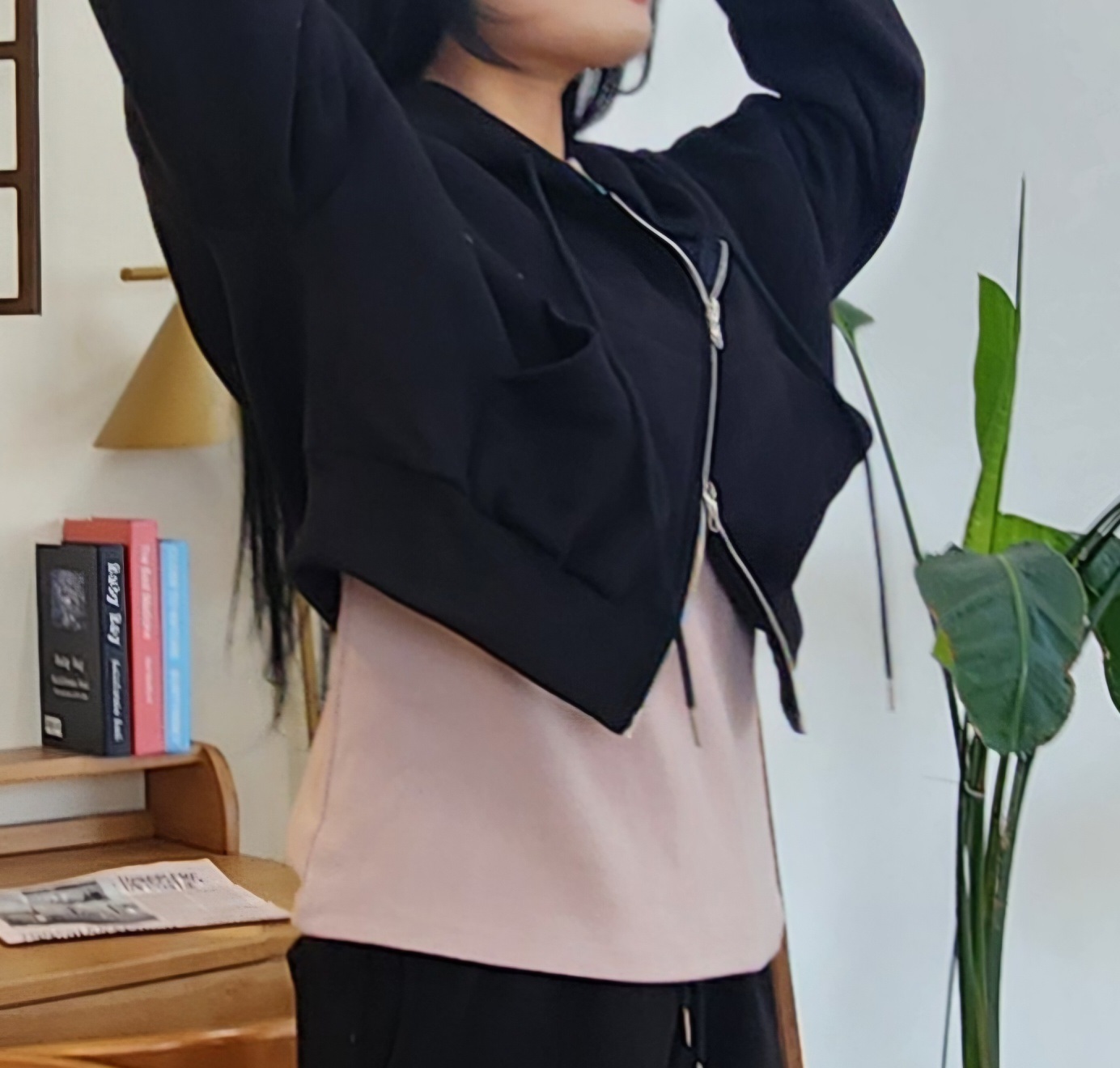 裏起毛フードドローストリングダブルジップクロップドバルーンルーズ長袖カンガルーポケット無地ジップパーカー | 詳細画像13