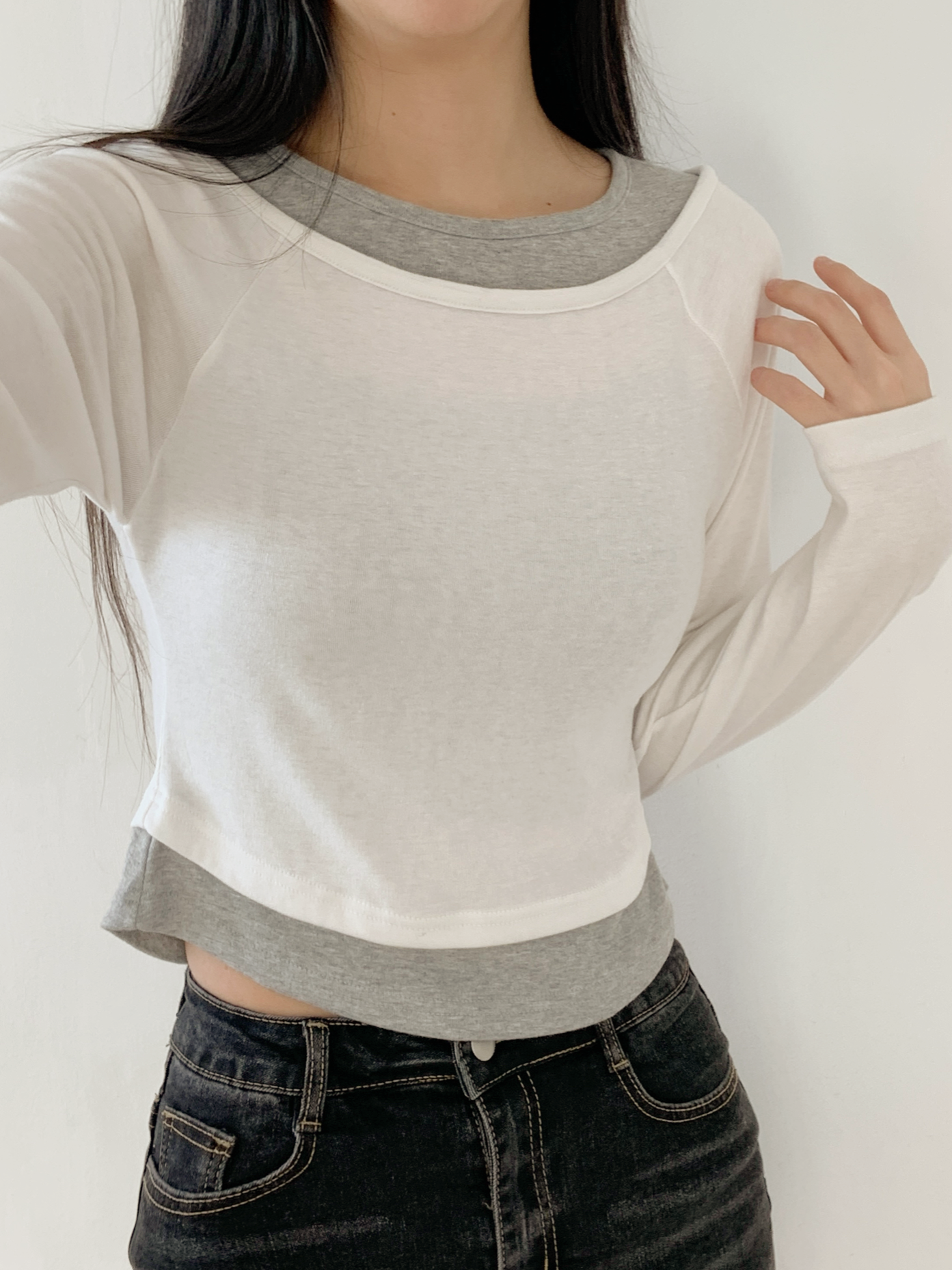 ボートネックラグランスリムレイヤード風長袖セミクロップド配色無地Tシャツ | 詳細画像7