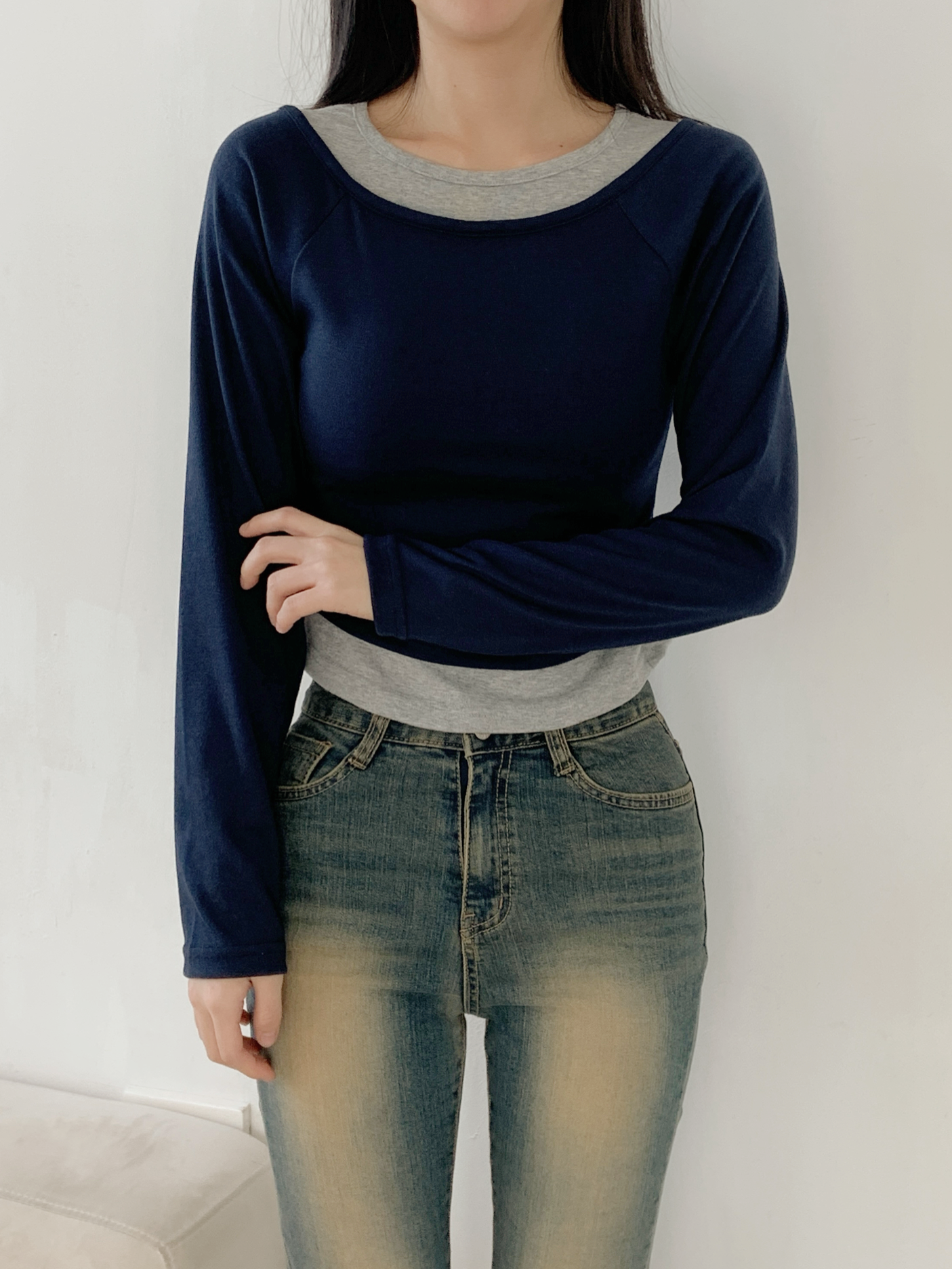 ボートネックラグランスリムレイヤード風長袖セミクロップド配色無地Tシャツ | 詳細画像8