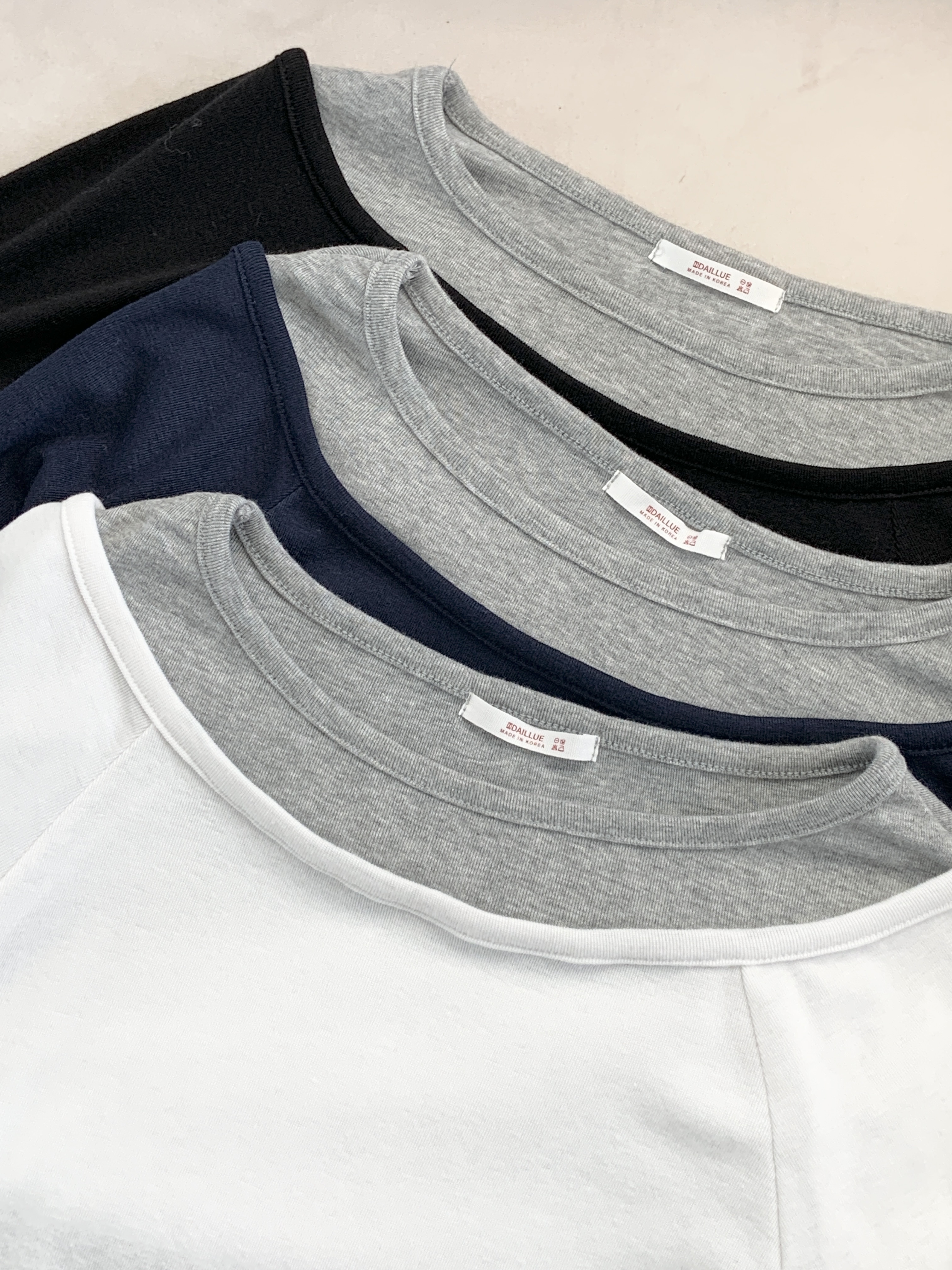 ボートネックラグランスリムレイヤード風長袖セミクロップド配色無地Tシャツ | 詳細画像19